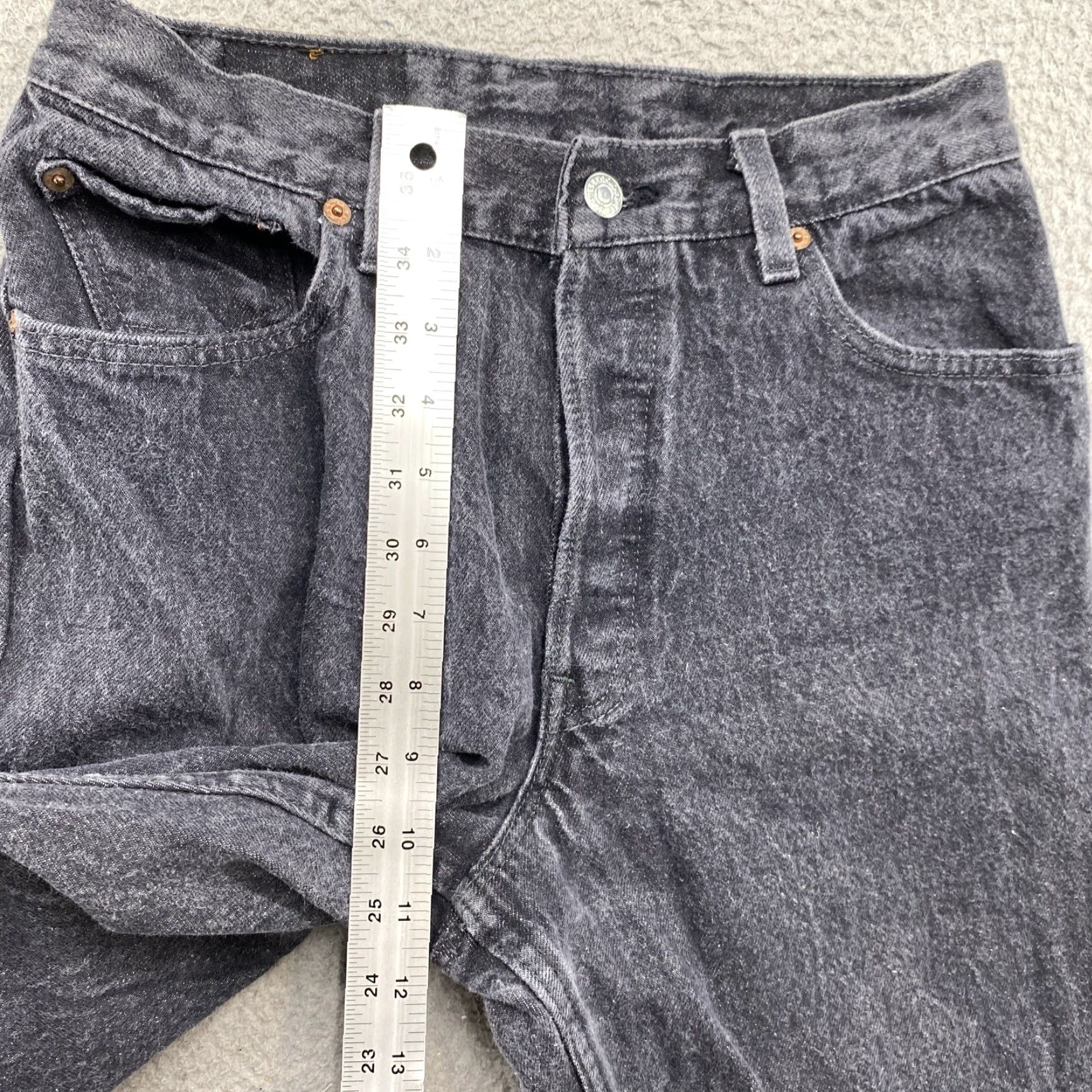 Levi's Vintage Levi’s Women’s USA Made Button Fly Black Denim Jeans Size 13 Jeans Womens USA Made Button Fly Black Denim Levi’s 13 Size 34" / US 12 / IT 48 - 7 Thumbnail