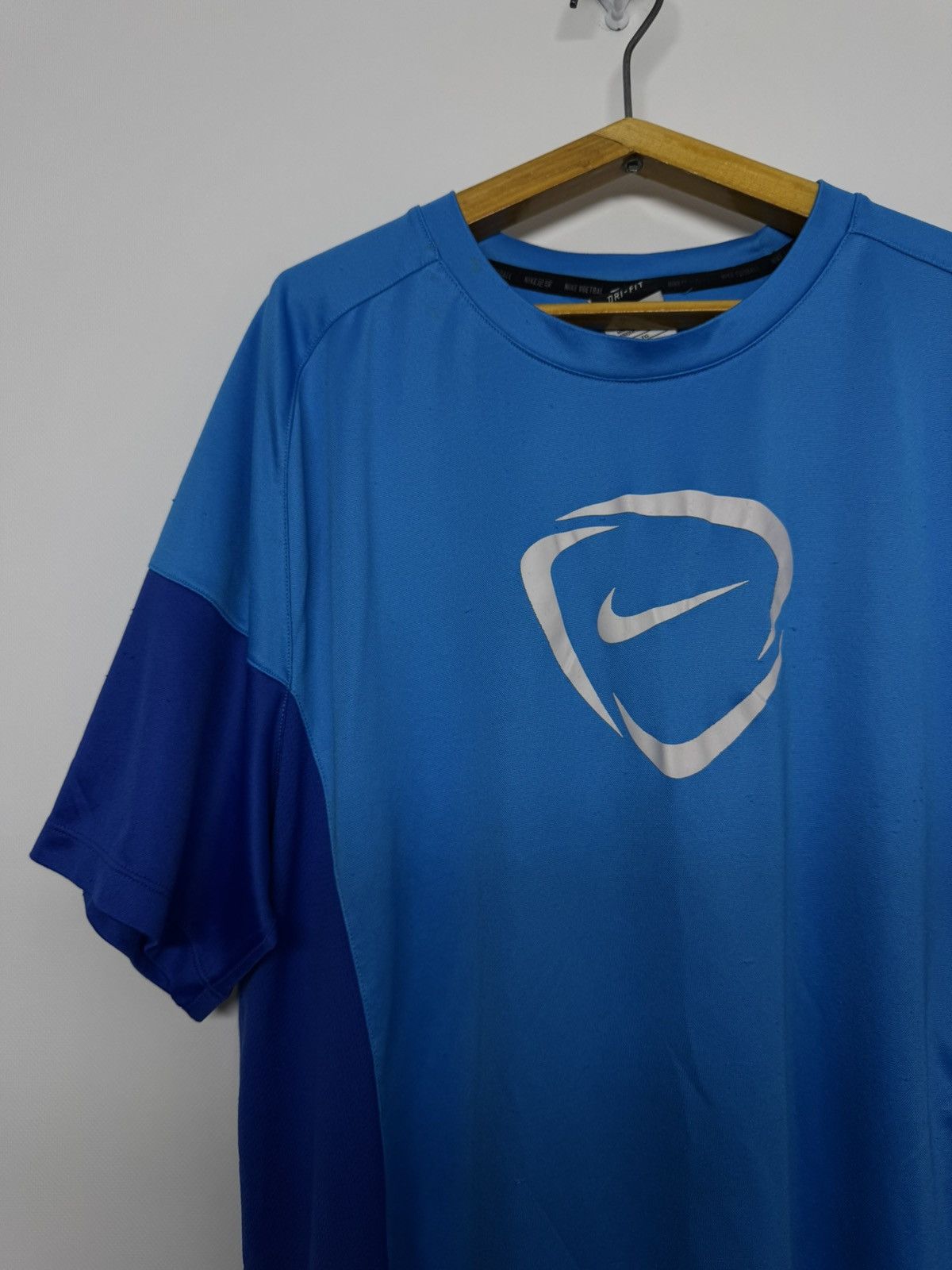 Nike Vintage Nike Y2k t shirt swoosh logo 00’s Size US XL / EU 56 / 4 - 6 Thumbnail