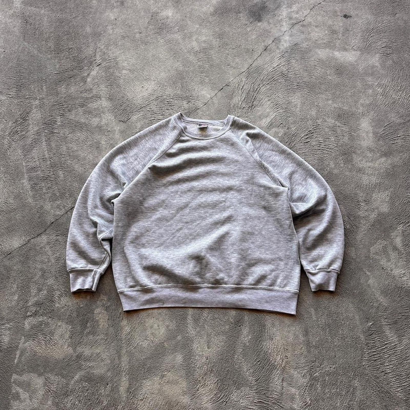 Lee vintage Grey lee crewneck 90s sweatshirt Size US L / EU 52-54 / 3 - 1 Thumbnail