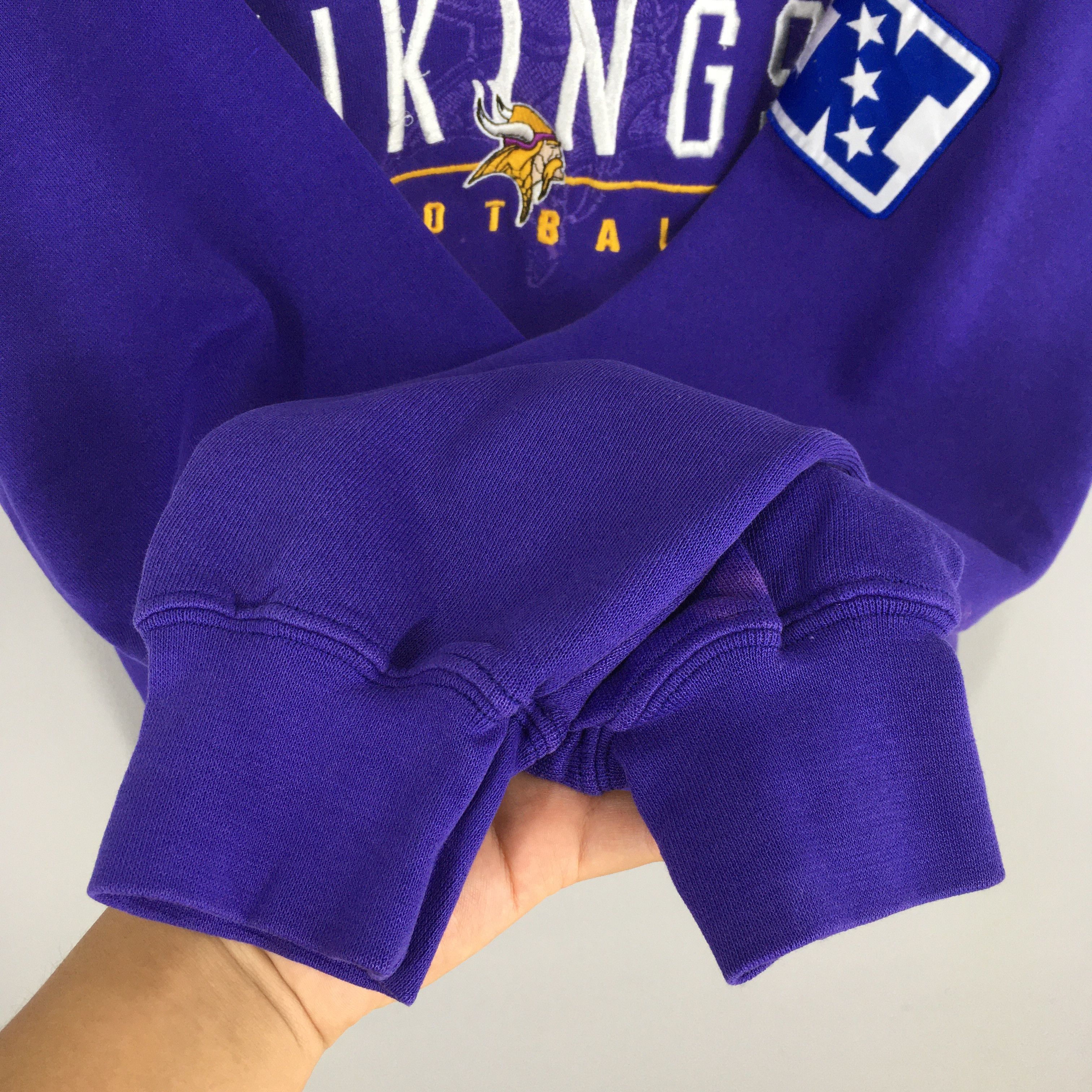 NFL × Vintage Vintage Minnesota Vikings NFL Purple Sweater 2XLarge Size US XXL / EU 58 / 5 - 4 Thumbnail