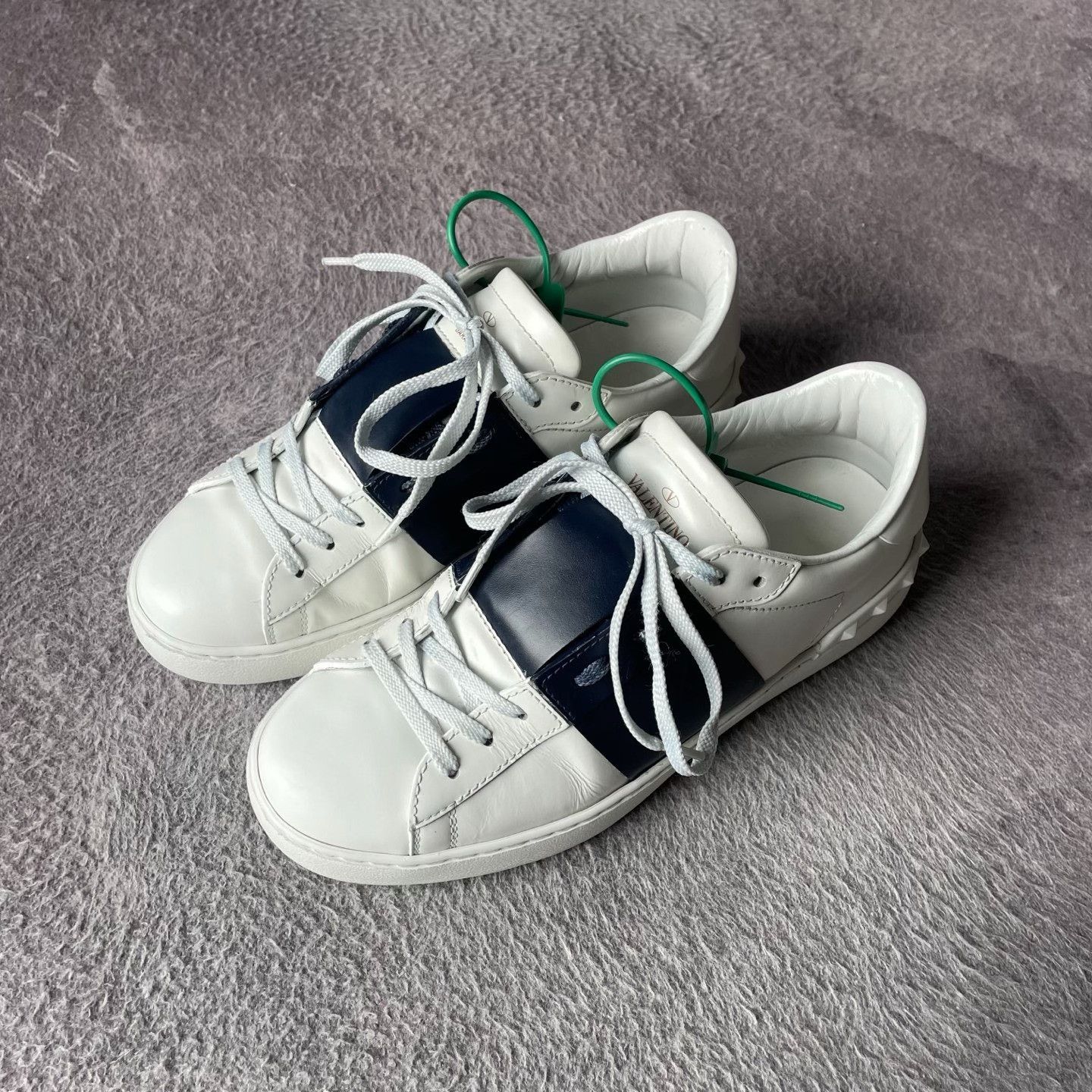 Valentino Valentino Blue Lowtop Sneakers S Men Size US 10 / EU 43 - 1 Thumbnail