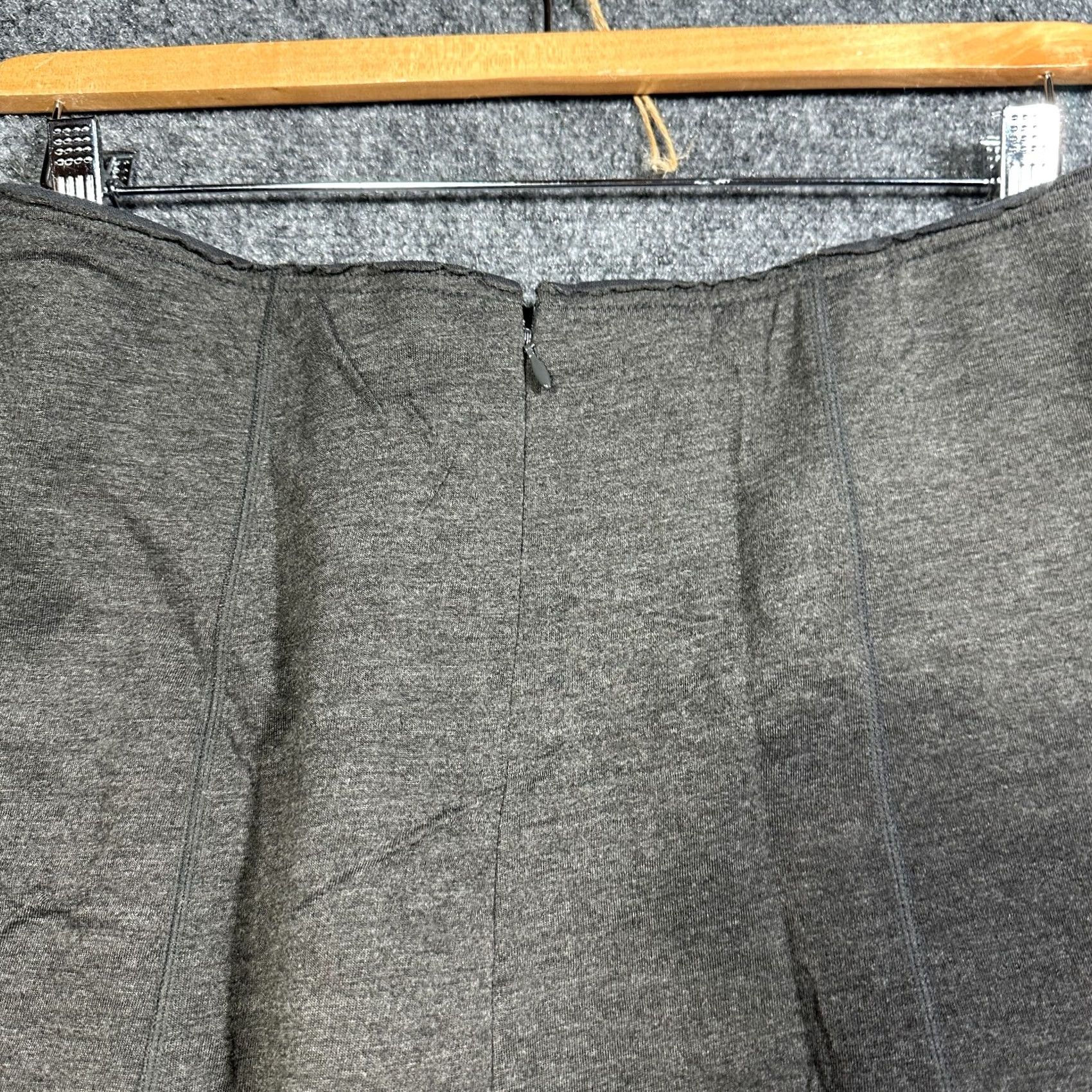 Ann Taylor Ann Taylor Skirt Women's 10 Charcoal Gray Knit Stretch Zipper A-Line Knee Length Size 32" / US 10 / IT 46 - 7 Thumbnail