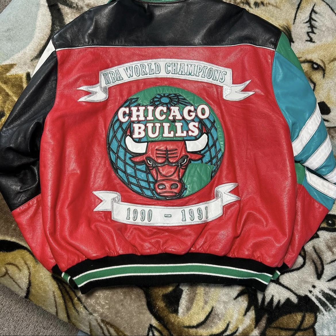 Jeff Hamilton RARE Jeff Hamilton Bulls 1991 Championship leather jacket Size US XL / EU 56 / 4 - 3 Thumbnail