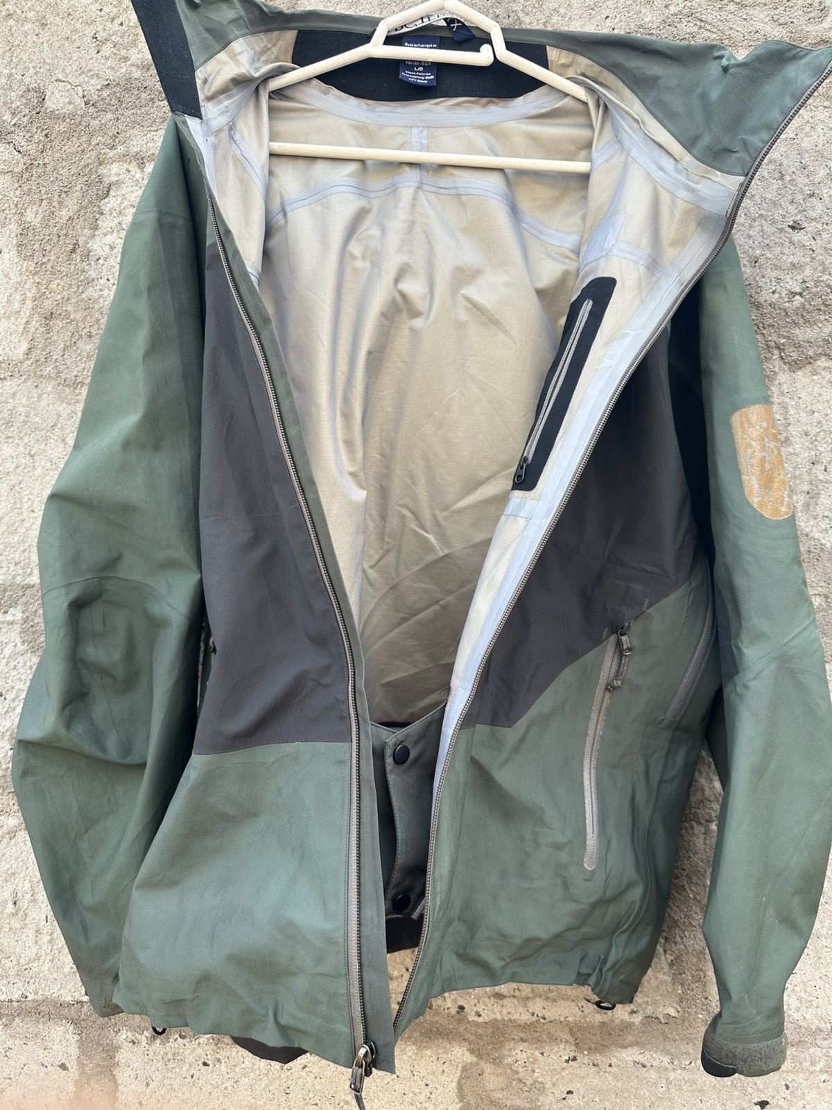 Arc'teryx × Goretex × Vintage vintage Arcteryx goretex XCR Recco Jacket Size US L / EU 52-54 / 3 - 19 Thumbnail