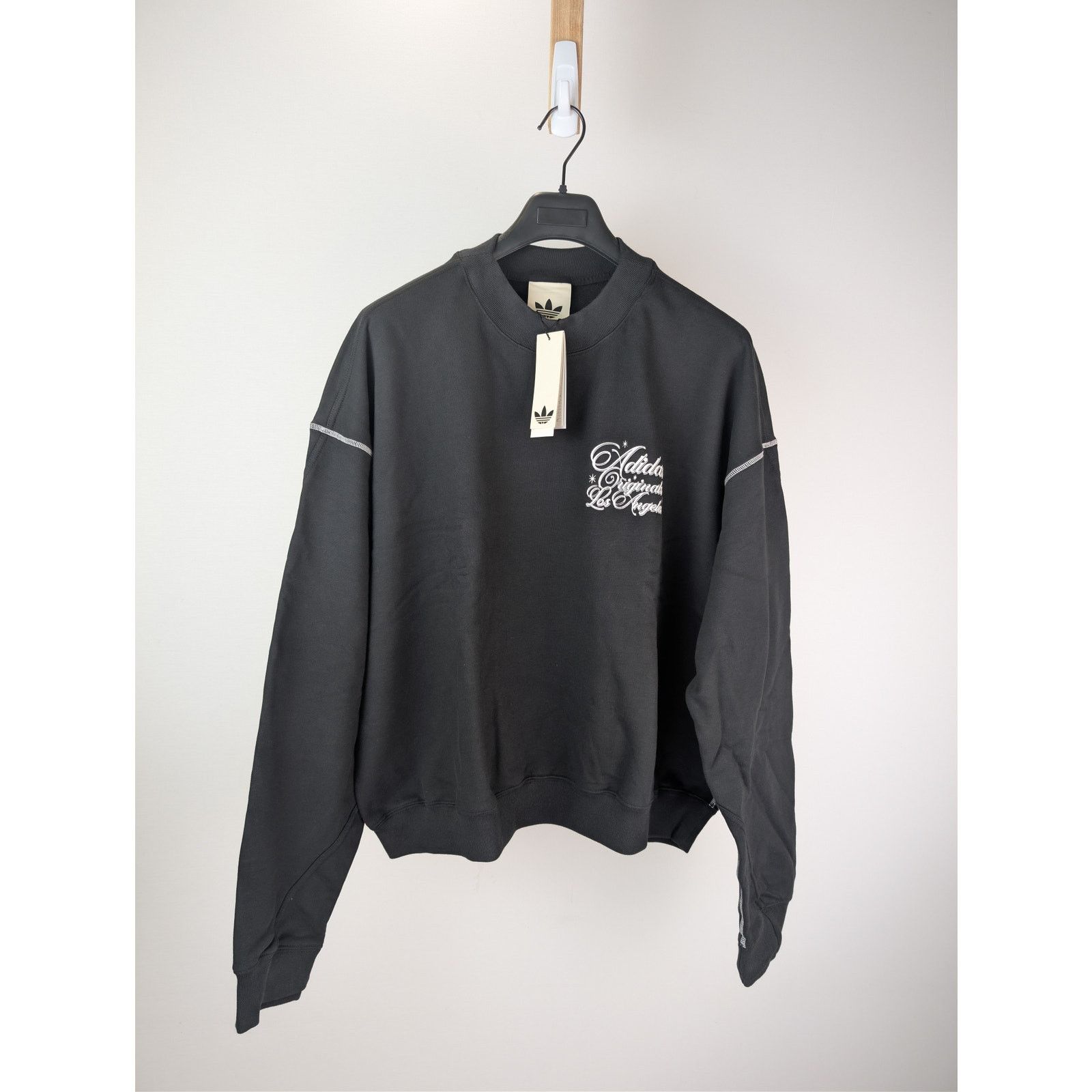 Adidas o1rshd1 Santa Monica Crewneck Sweatshirt in Black / White Size US XL / EU 56 / 4 - 2 Thumbnail