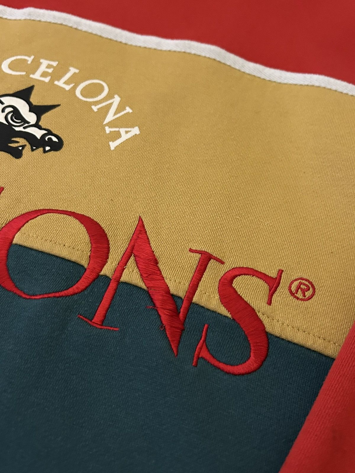 Adidas Adidas Barselona Dragons Vintage 90's rare man's sweatshirt Size US L / EU 52-54 / 3 - 22 Thumbnail