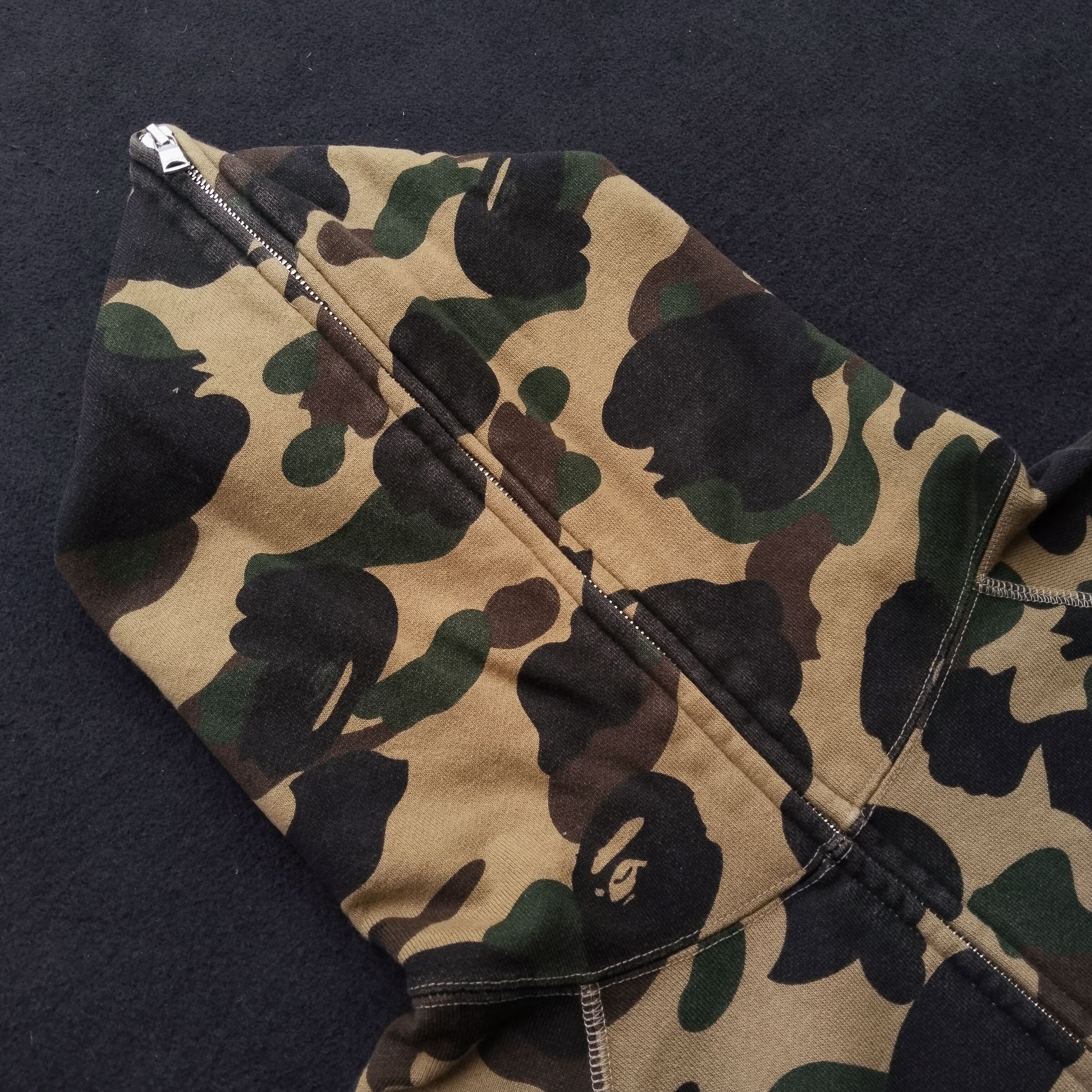Bape 1st Camo Full Zip Hoodie Size US S / EU 44-46 / 1 - 7 Thumbnail
