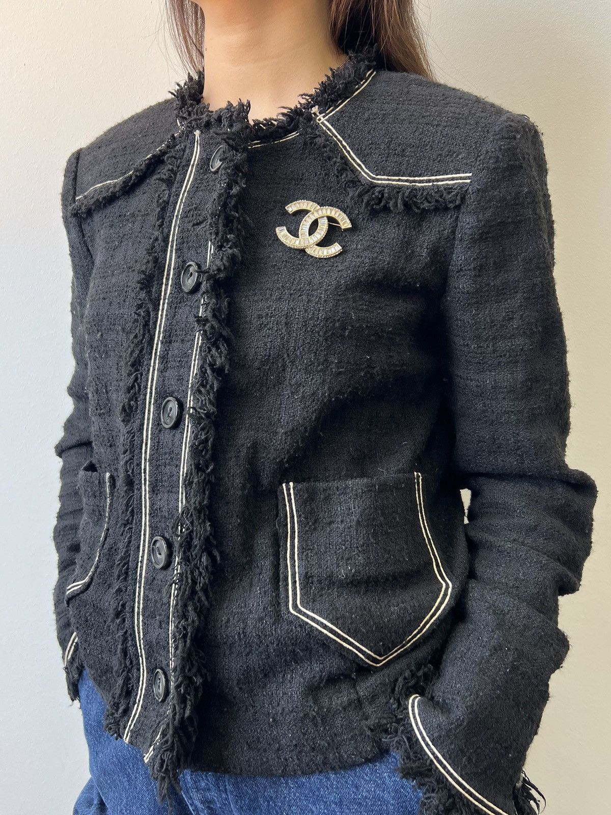 Chanel × Vintage Chanel Gold CC Round Crystal Brooch Size ONE SIZE - 1 Thumbnail