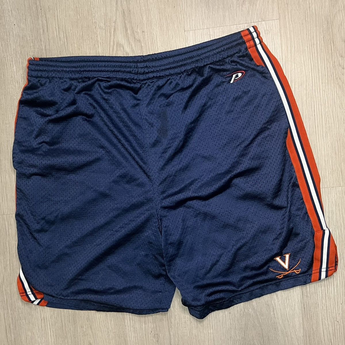 Pro Player Vintage Pro Player Virgina Cavaliers Shorts Navy Size US 34 / EU 50 - 1 Thumbnail