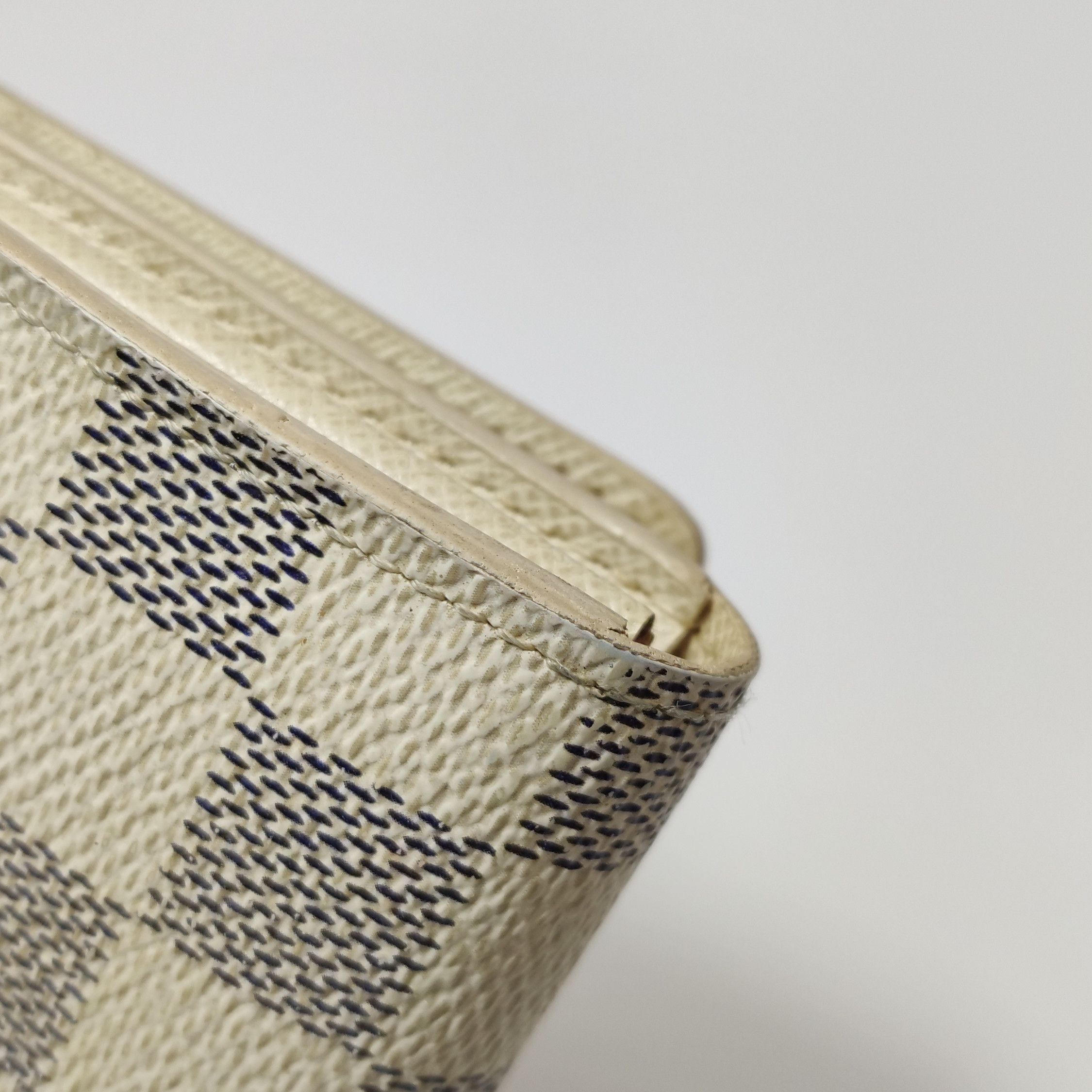 Louis Vuitton Louis Vuitton (LV) Cowhide Checkerboard Wallet -y2506 Size ONE SIZE - 5 Thumbnail