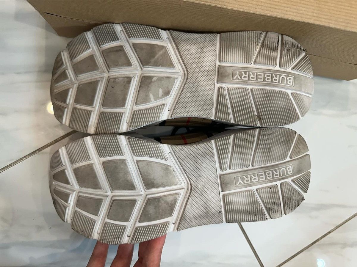 Burberry × Designer Burberry Strap Sneakers Size US 9 / IT 39 - 4 Thumbnail