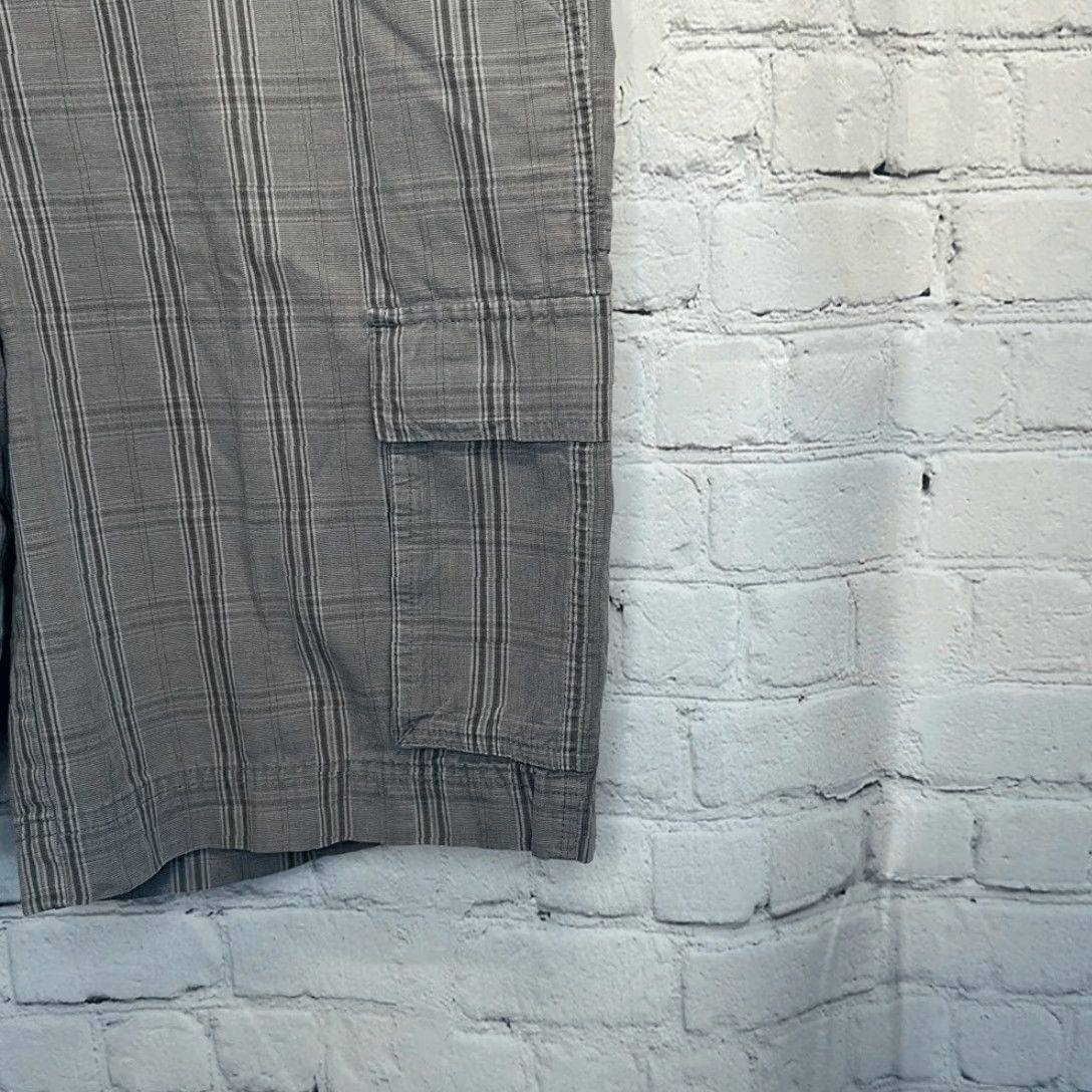 Patagonia Patagonia Cargo Shorts Mens 33 Organic Cotton Tan Stripe All-Wear Brown Stripe Size US 33 - 2 Thumbnail