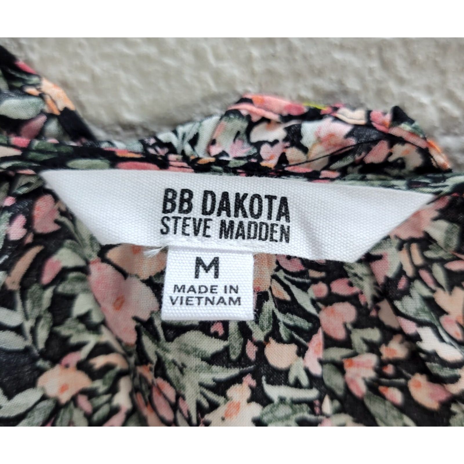 BB Dakota BB Dakota by Steve Madden Ruffle Floral Ditsy Top Blouse 100% Cotton Black Pink M NWT Womens Sleeveless Size M / US 6-8 / IT 42-44 - 3 Thumbnail