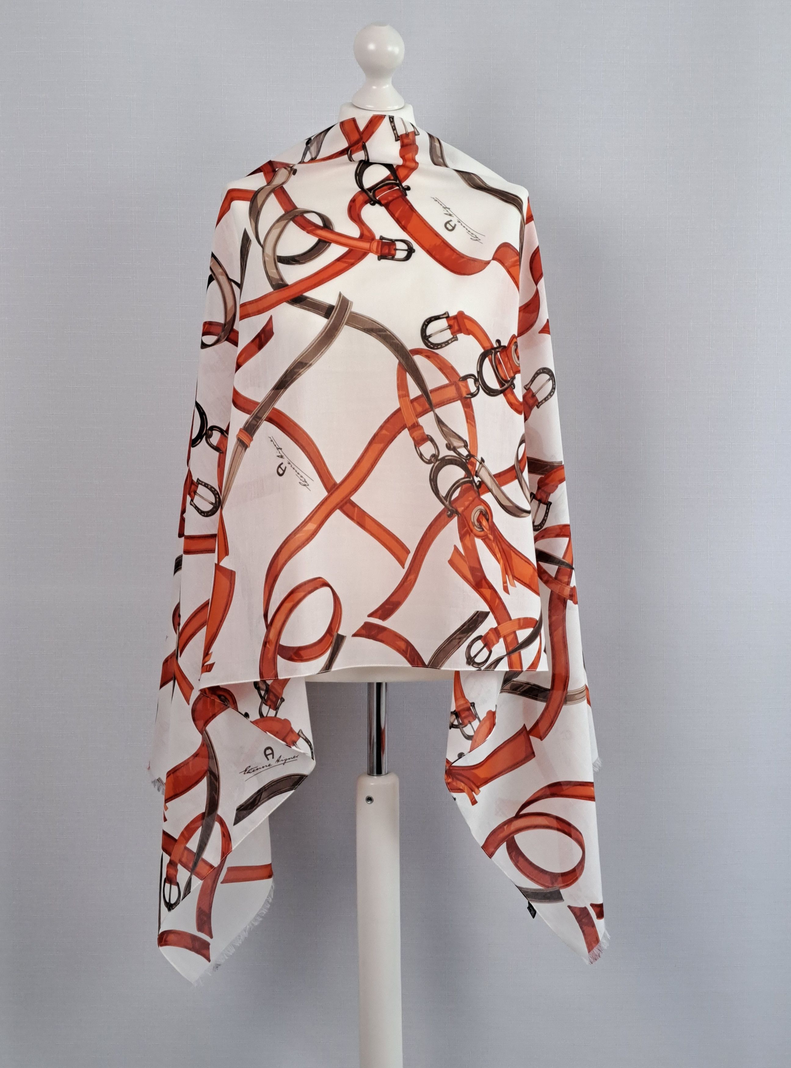 Aigner Etienne Aigner equestrian print cotton/silk scarf. Size ONE SIZE - 2 Thumbnail