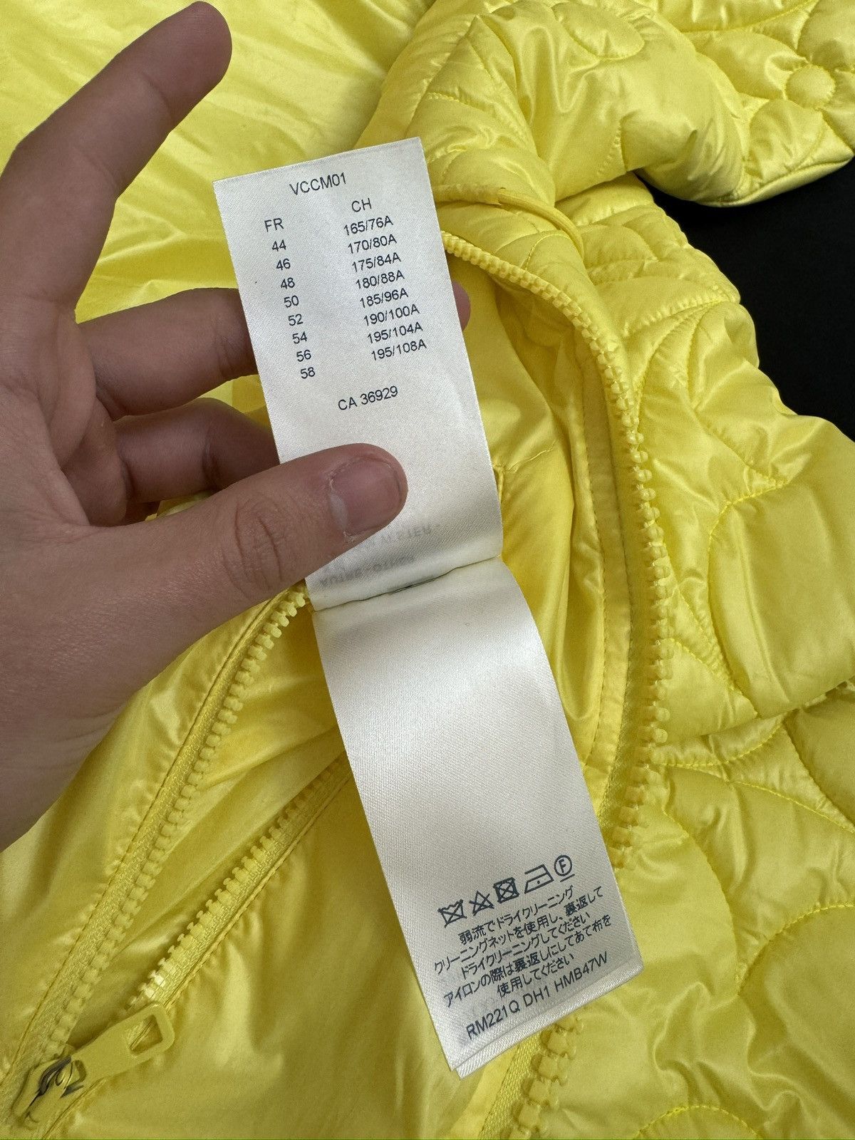 Louis Vuitton Louis Vuitton Yellow Flower Monogram Puffer Jacket Size US M / EU 48-50 / 2 - 17 Thumbnail