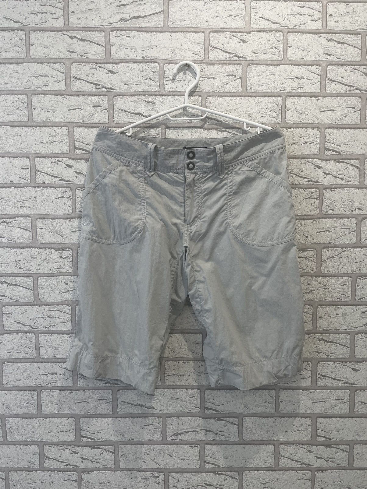 Arc'teryx Arc’teryx shorts size 4 Size 25" / US 0 / IT 36 - 1 Thumbnail