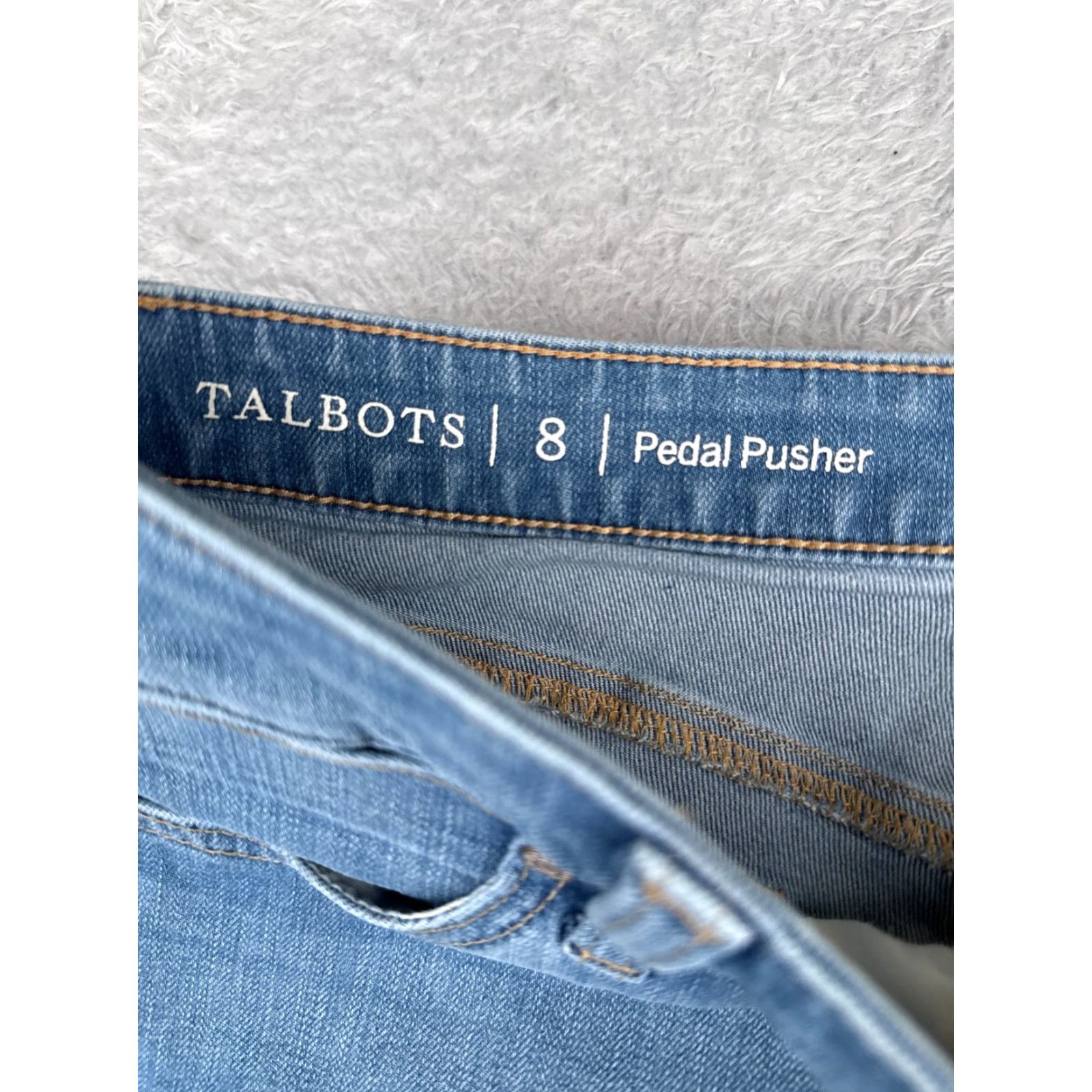 Talbots Talbots Jeans Women 8 Capris Denim Mid Rise Blue Cotton Blend 30x18 5-Pocket Design Womens Size 30" / US 8 / IT 44 - 6 Thumbnail