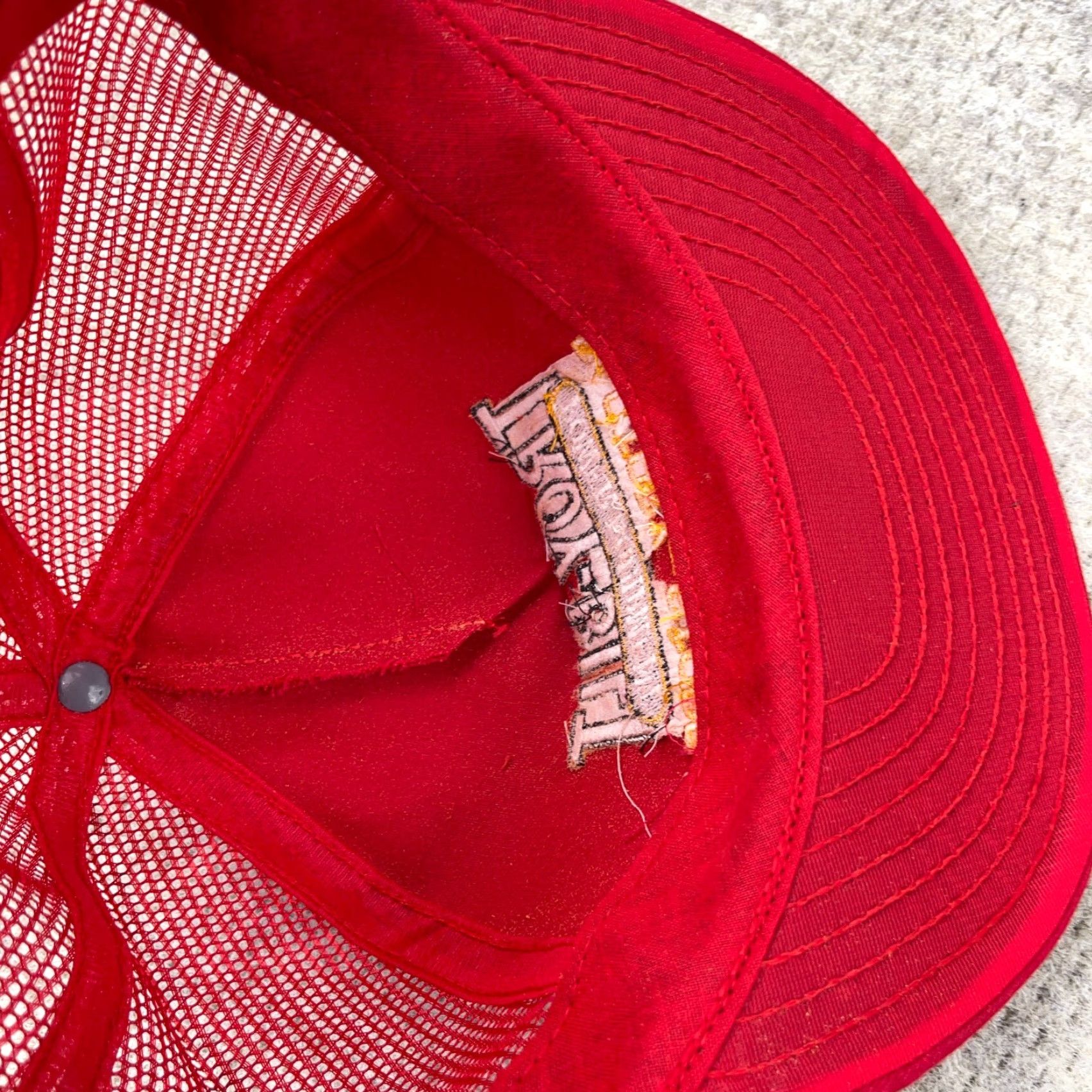 Vintage VINTAGE Louisville MFG Trucker Hat Cap - Red Cotton Twill Adjustable - 80s Retro American Style Mens Hat Size ONE SIZE - 7 Thumbnail