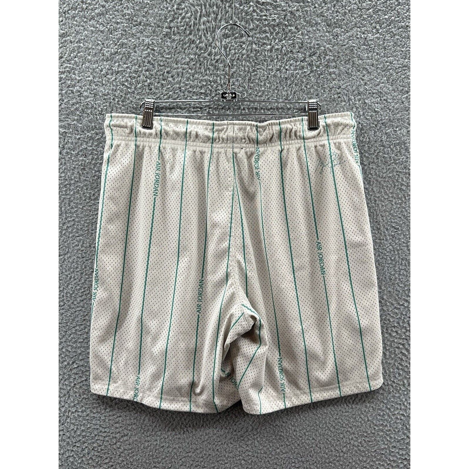 Essentials Jordan Men's Allover Printed Shorts DM1357-104 Size Medium Size US 34 / EU 50 - 2 Thumbnail