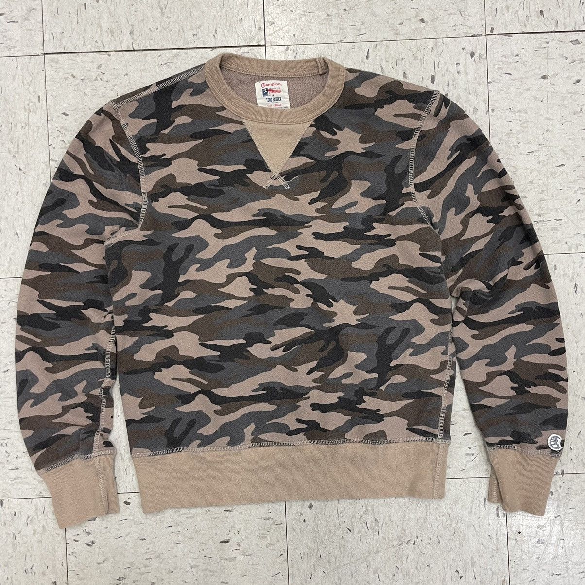 Champion × Todd Snyder Crewneck Sweatshirt Camo Print Cotton Size US S / EU 44-46 / 1 - 1 Thumbnail
