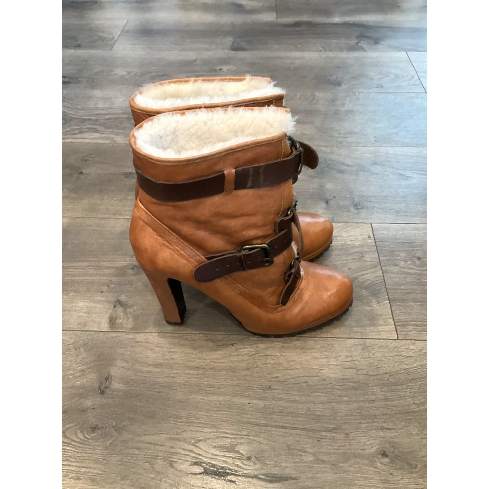 Dolce Vita VINTAGE Dolce Vita Brown Shearling Lined Ankle Boot Size 10 User: VINTAGE Dolce Vita Brown Shearling Lined Ankle Boot Size 10 Size US 10 / IT 40 - 4 Thumbnail