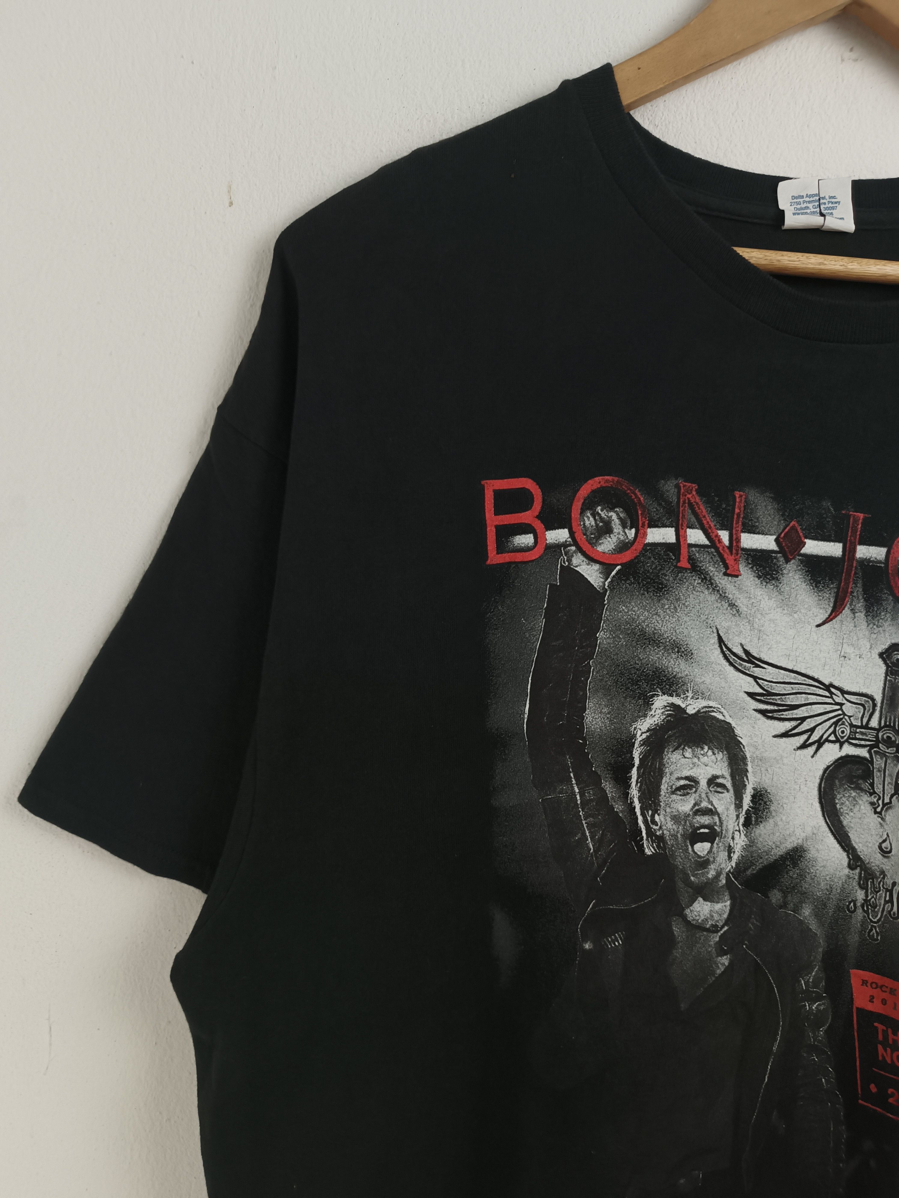 Band Tees VINTAGE 2018 BON JOVI TOUR HALL OF FAME kiss acdc gnr Size US XXL / EU 58 / 5 - 5 Thumbnail