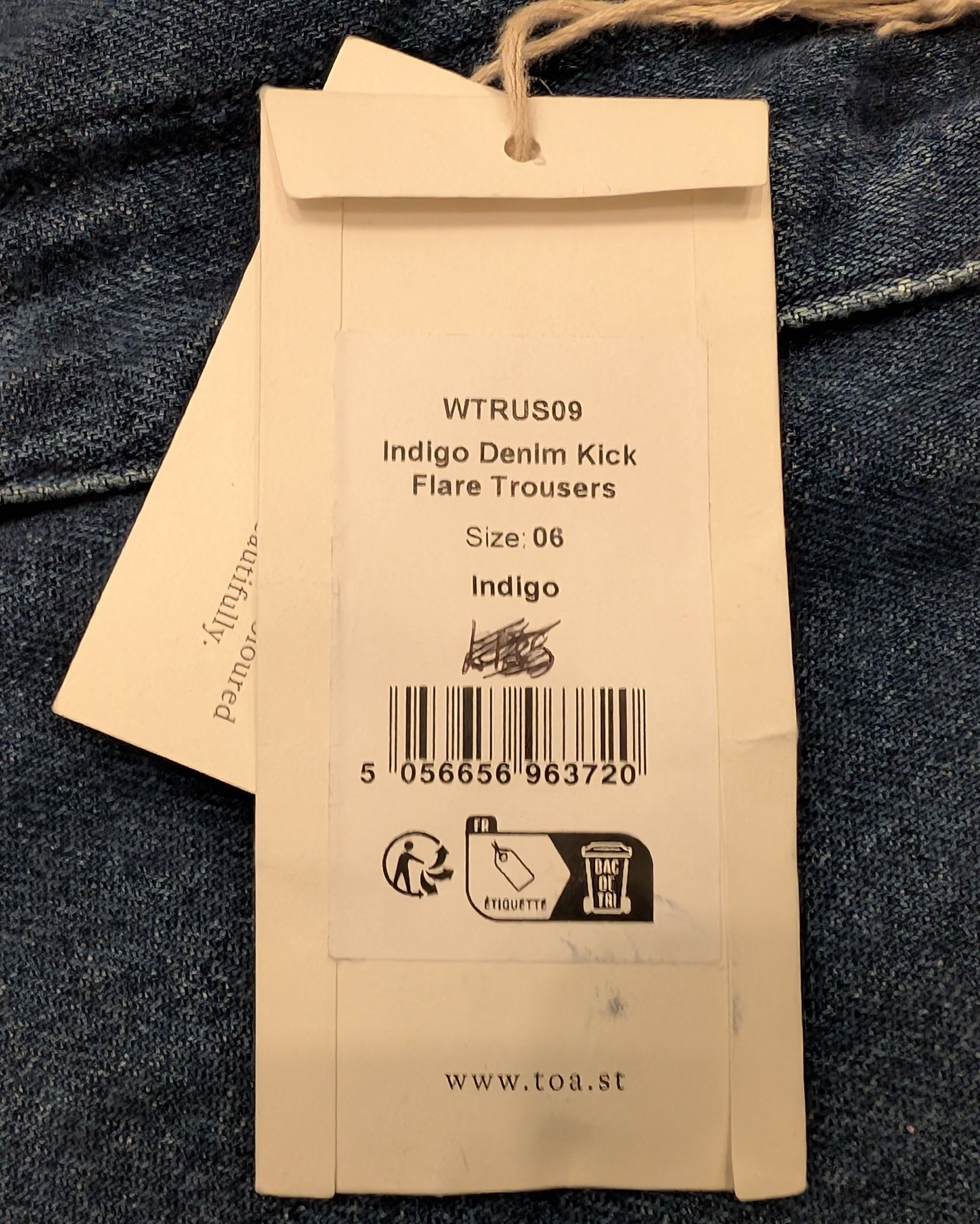 Other NWT Toast Indigo Denim Kick Flare Trousers Made in Turkey Size 26" / US 2 / IT 38 - 3 Thumbnail