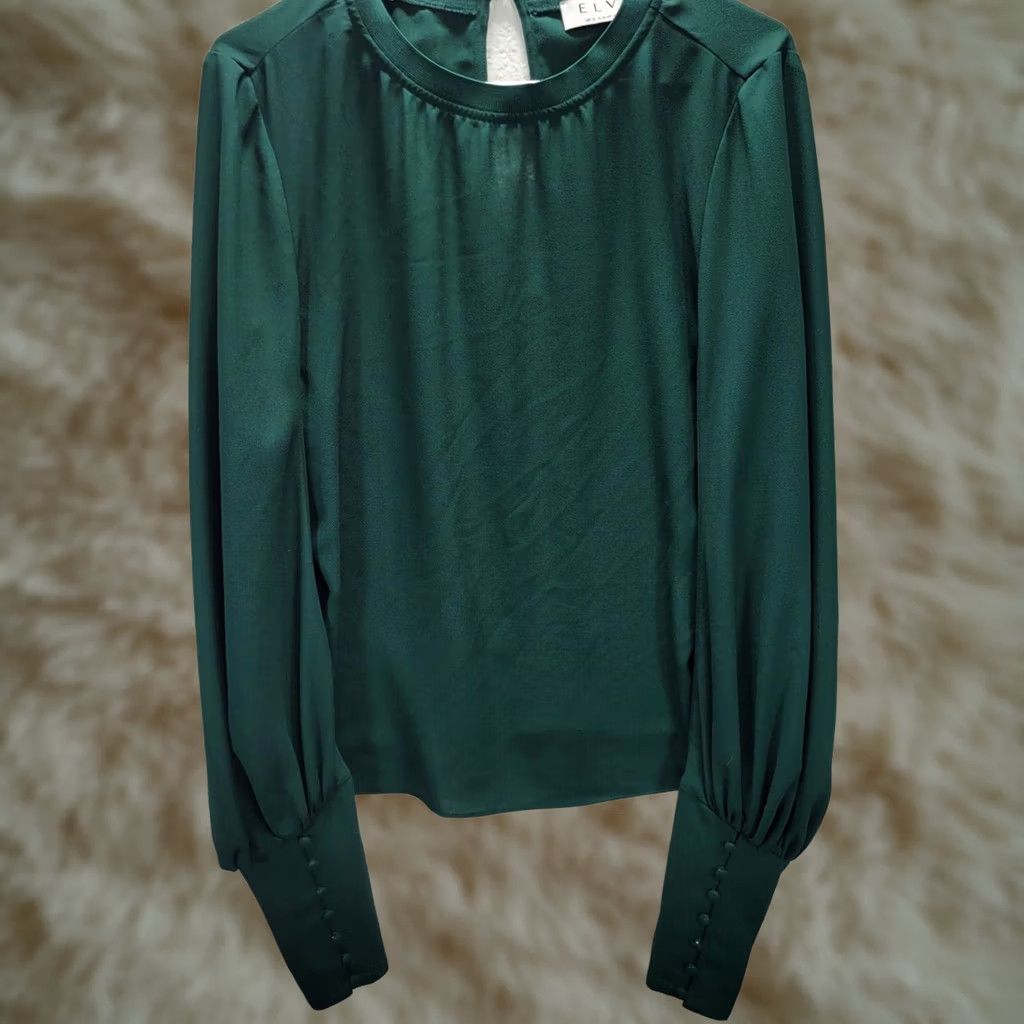 Vintage ELVI Blouse Womens Size 8 Green Open Back Long Bishop Sleeve Polyester VINTAGE Size M / US 6-8 / IT 42-44 - 1 Thumbnail