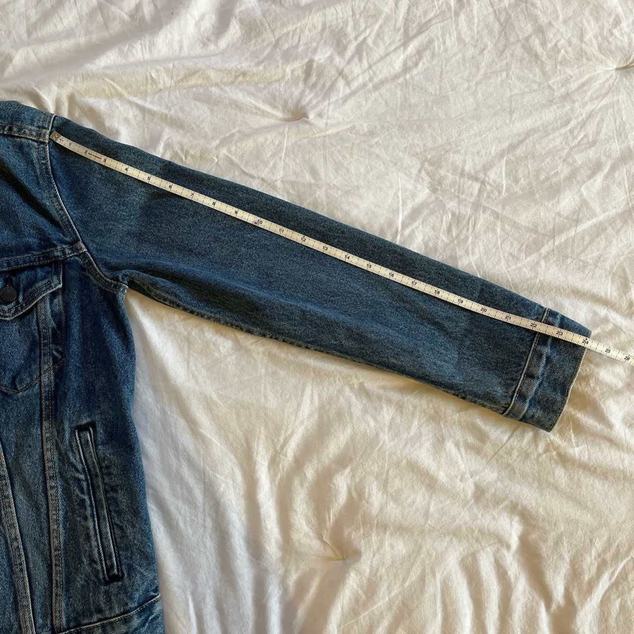 Levi's Levi’s pride edition 🌈 Size US S / EU 44-46 / 1 - 8 Thumbnail