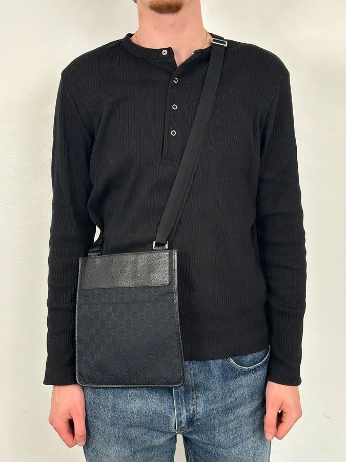 Gucci SS2003 Gucci Black Canvas Monogram Crossbody Bag Size ONE SIZE - 2 Thumbnail