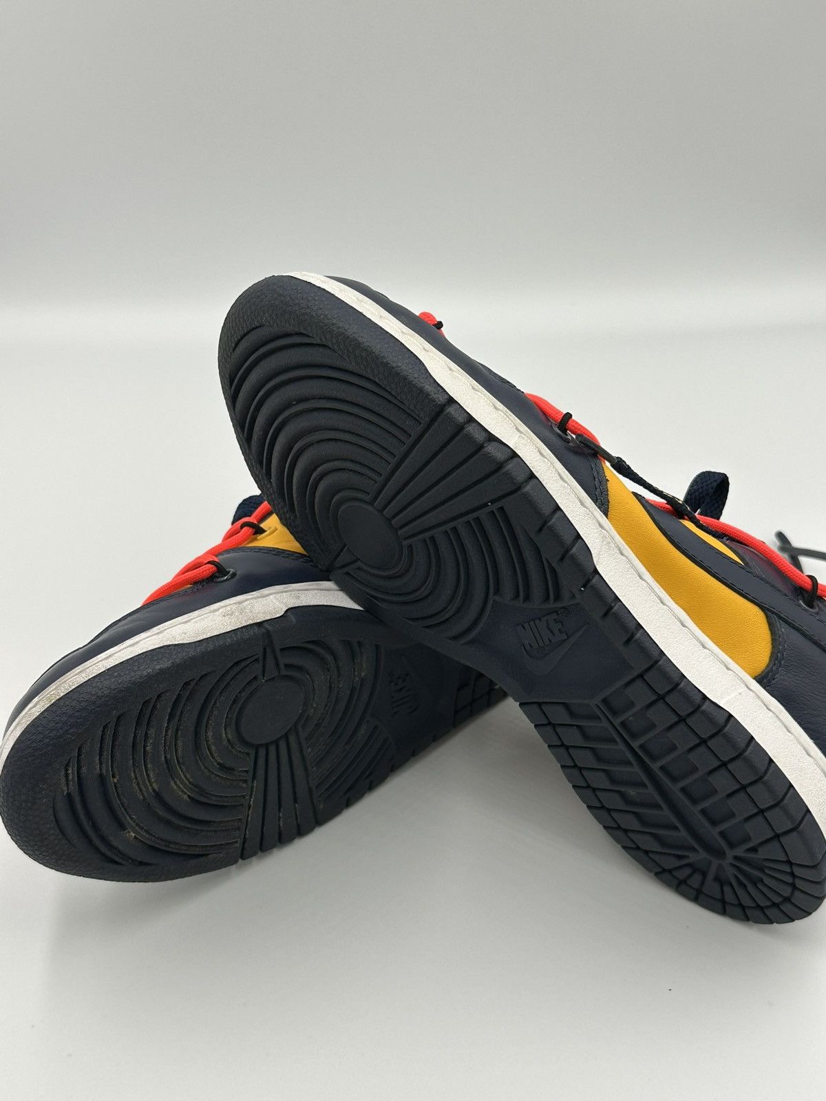 Nike × Off-White Nike Dunk Low Off White University Gold Size US 6 / EU 39 - 14 Thumbnail