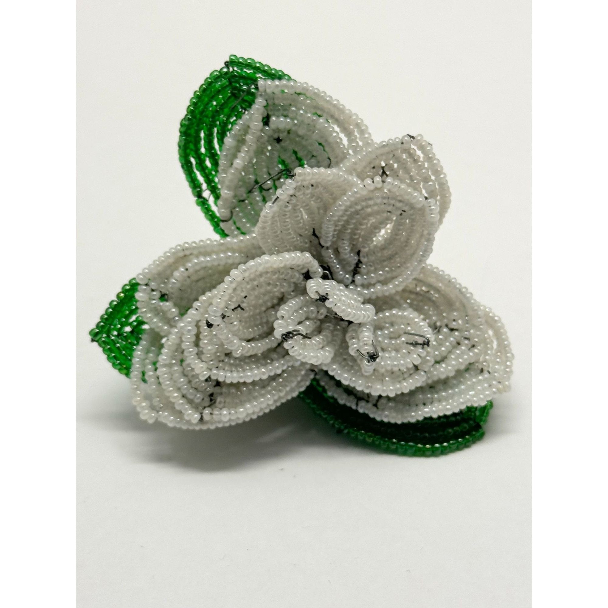 Vintage Vintage estate hand beaded white flower brooch pin Size ONE SIZE - 3 Thumbnail