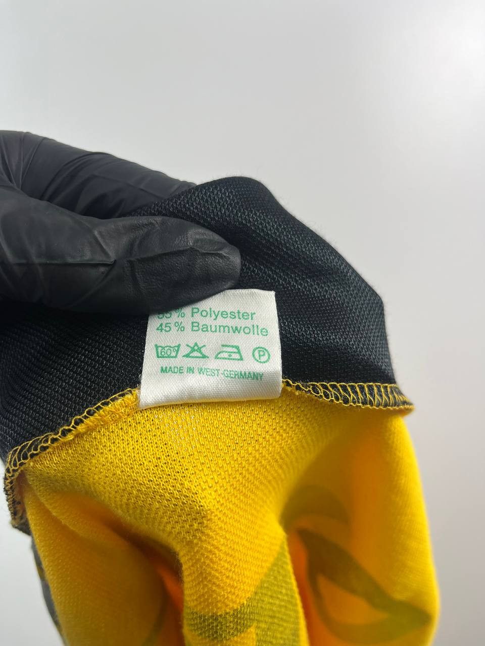 Puma Young Boys 1990s Home Shirt Opel Puma Long Sleeve FootballXL Size US XL / EU 56 / 4 - 5 Thumbnail