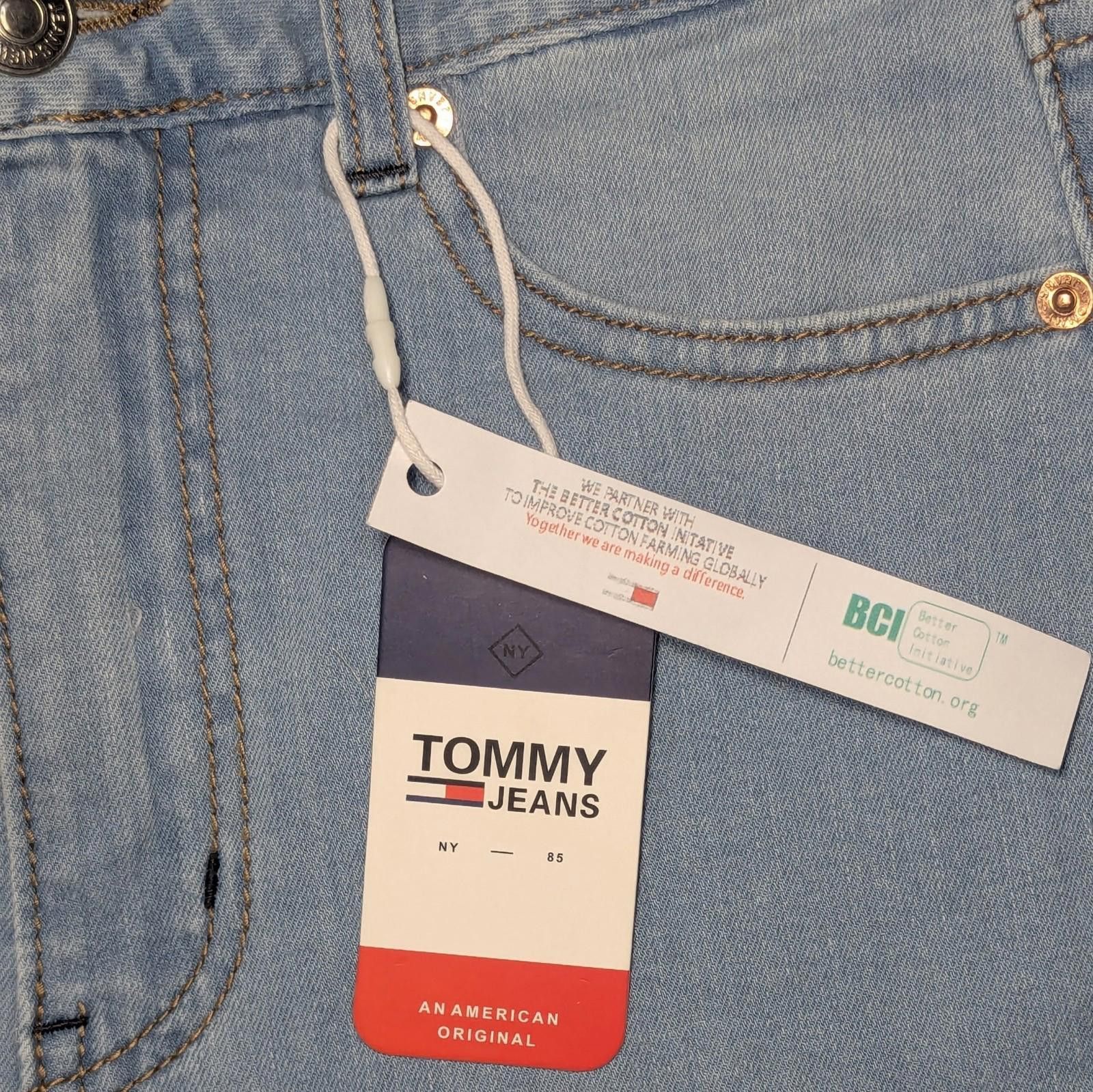 Tommy Hilfiger Tommy Jeans Women’s High Rise Embroidered Denim Shorts 28 Size 28" / US 6 / IT 42 - 2 Thumbnail