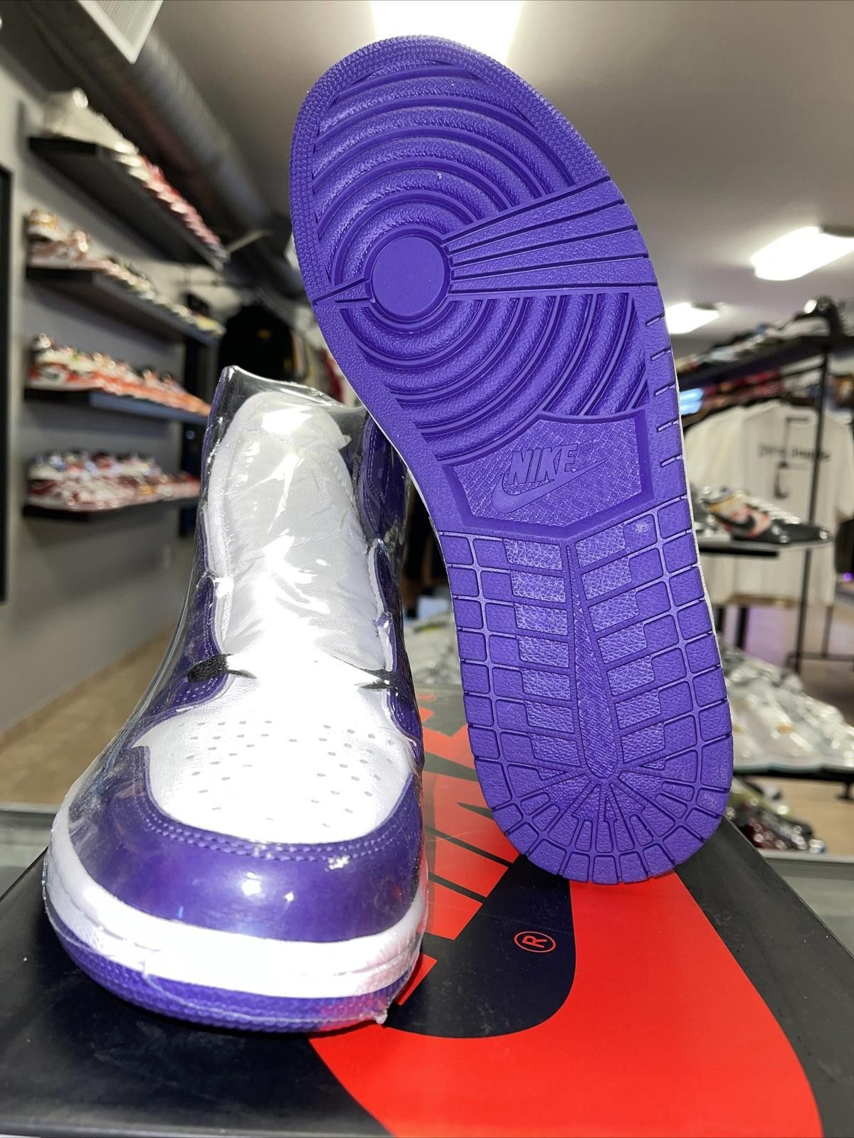 Jordan Brand Size 11 - Air Jordan 1 Retro High Court Purple White MENS Size US 11 / EU 44 - 5 Thumbnail