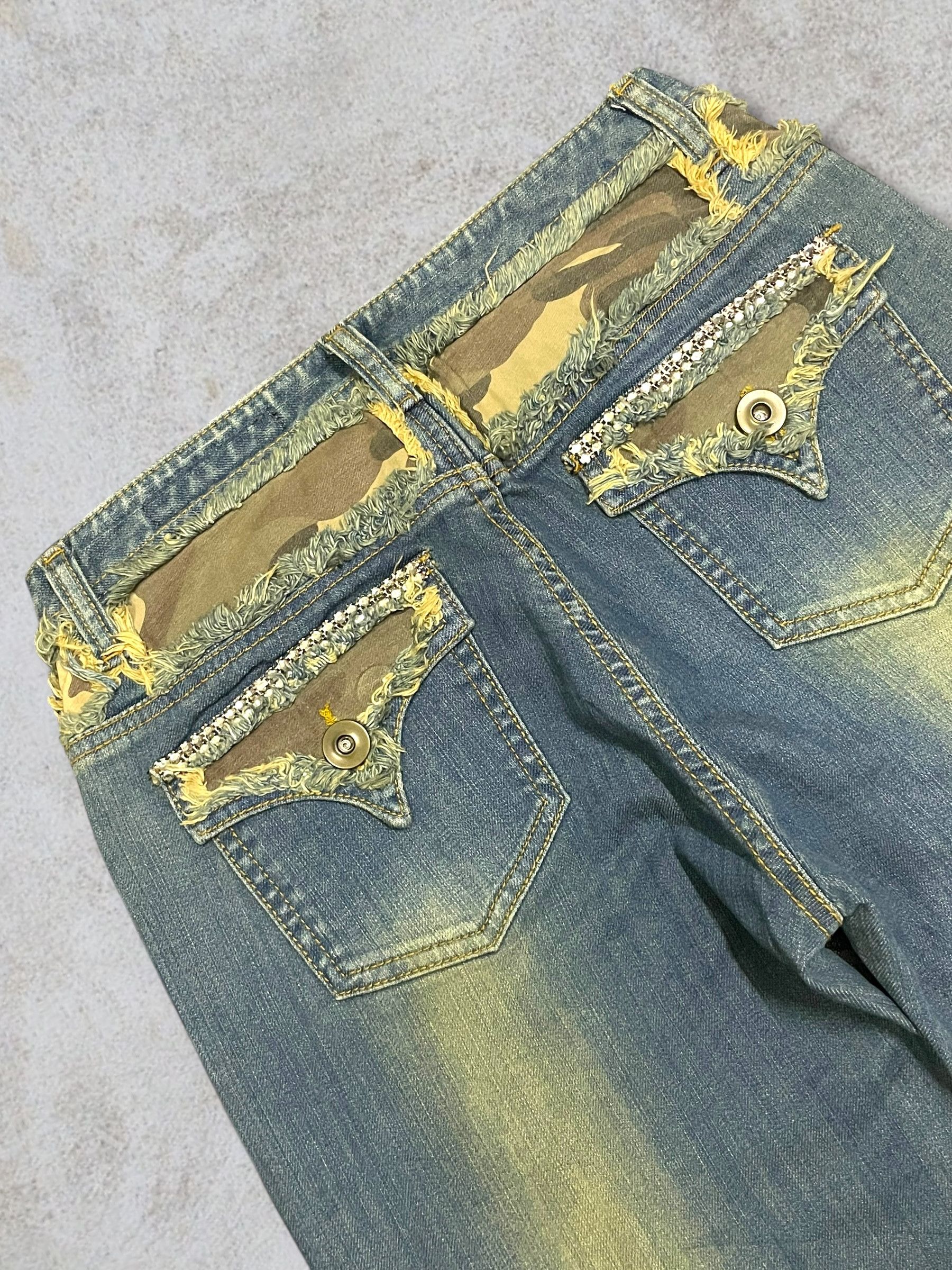 Japanese Brand Vtg Japanese Crystal Beads Distressed Bootcut Frayed Jeans Size 28" / US 6 / IT 42 - 9 Thumbnail