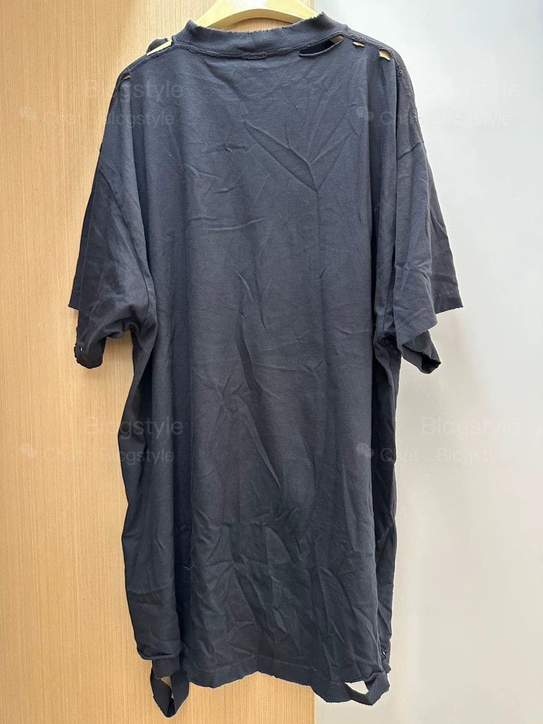 Balenciaga Balenciaga Earth Washed Vintage Ripped Distressed Short Sl Size US L / EU 52-54 / 3 - 6 Thumbnail