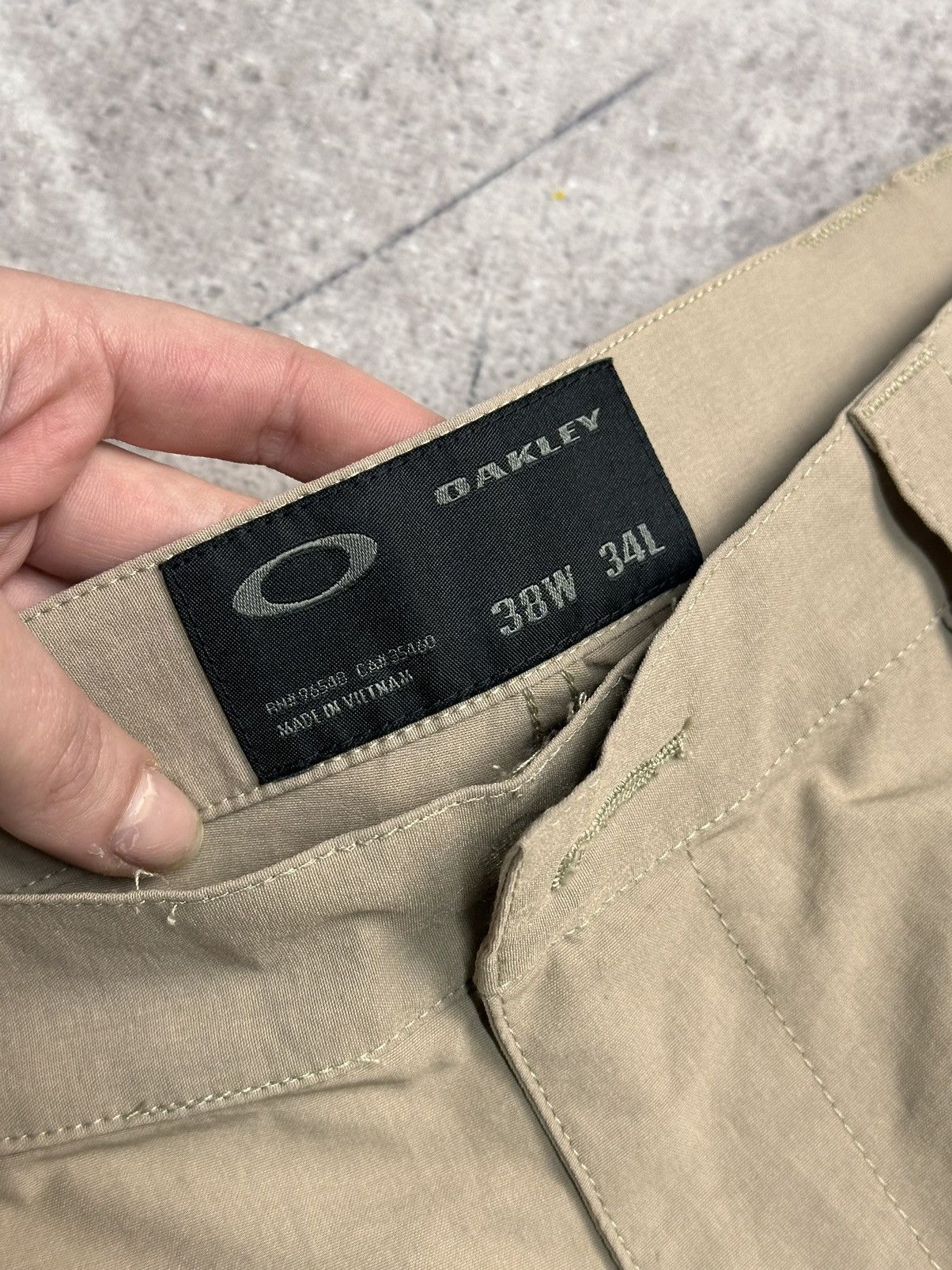 Oakley Vintage Oakley tactical beige pants utility cargo style Size US 38 / EU 54 - 5 Thumbnail