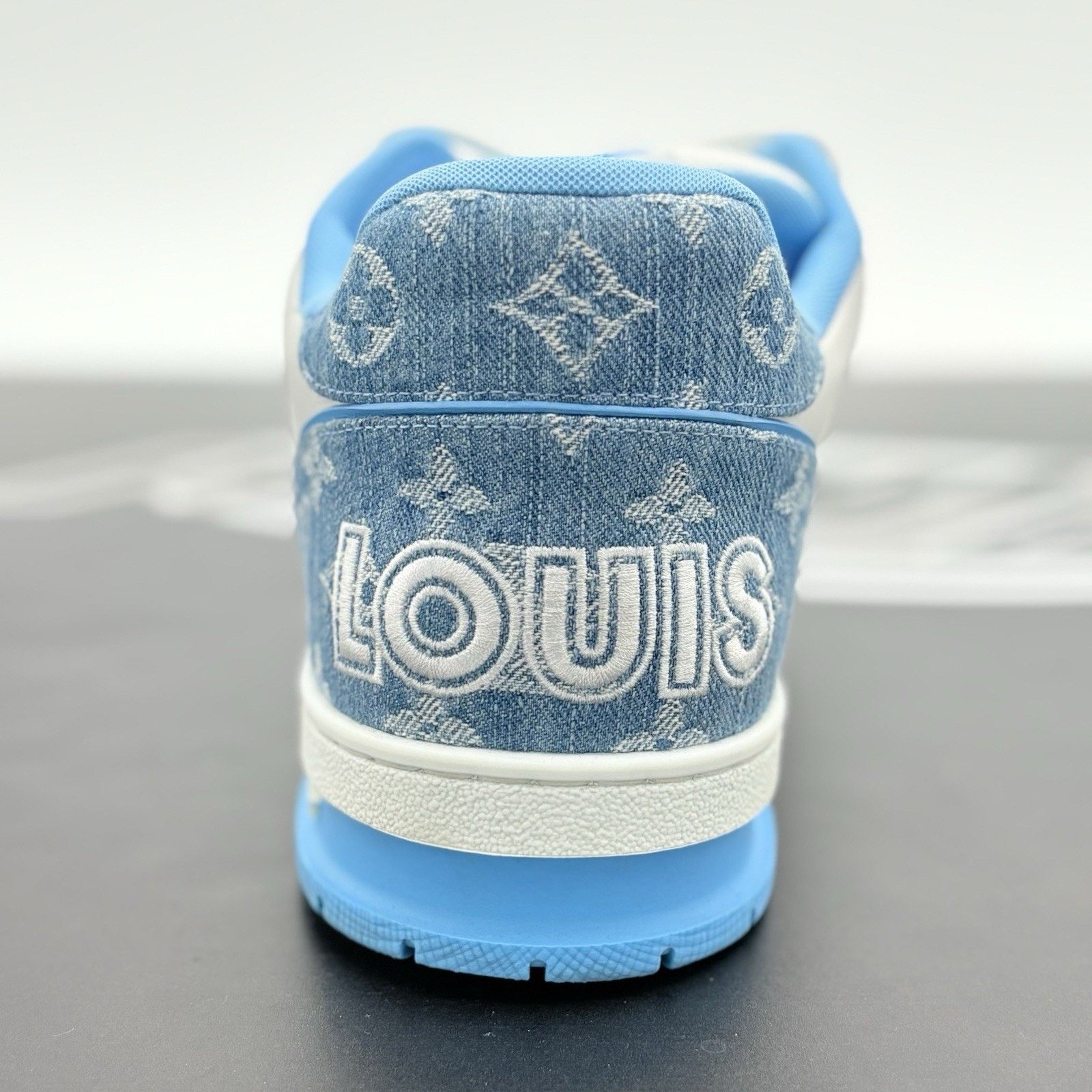 Louis Vuitton 11-11.5 US Louis Vuitton Strap Trainer ' Blue '| VERY CLEAN! Size US 11 / EU 44 - 9 Thumbnail