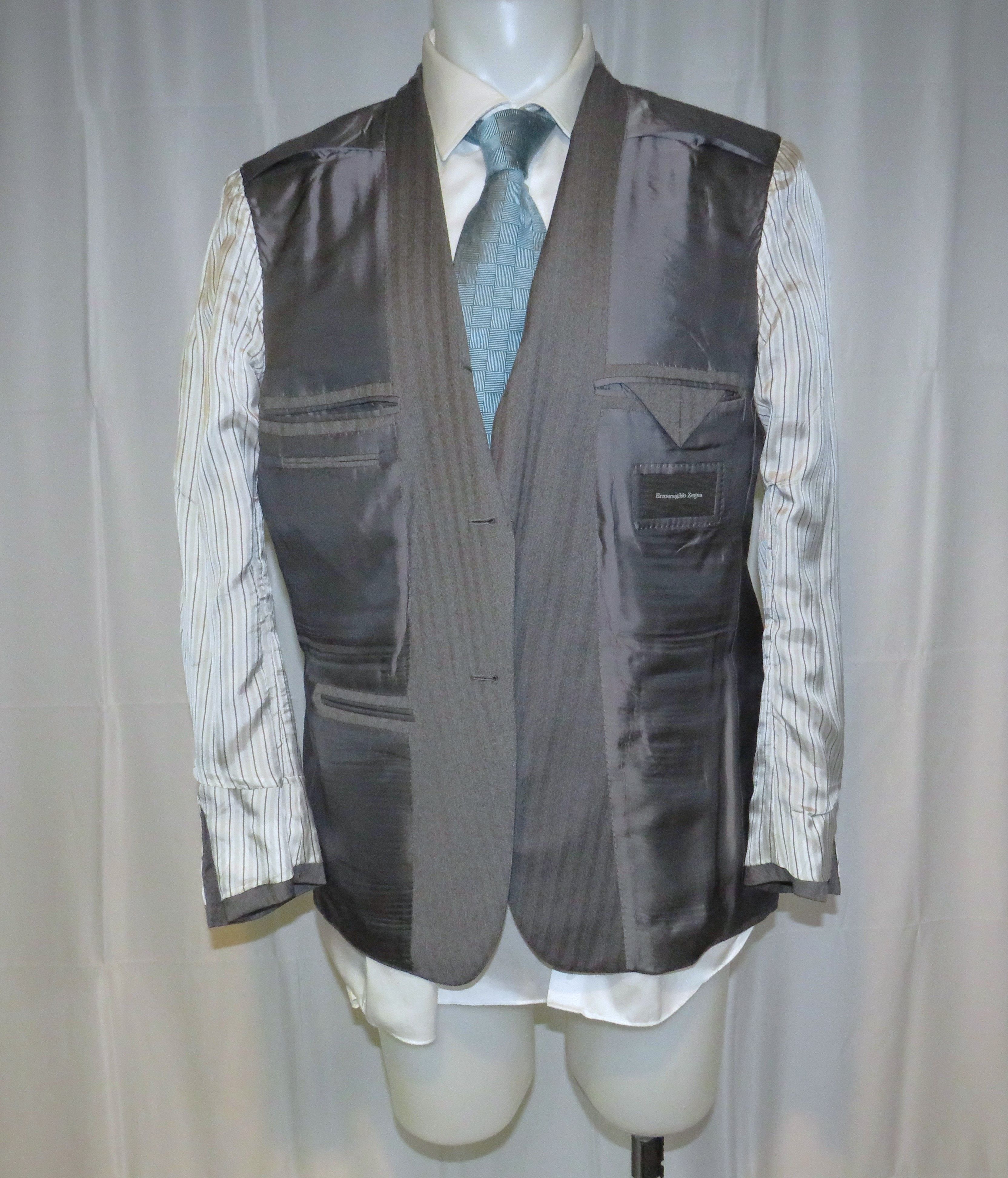 Ermenegildo Zegna Firen Very Recent Gray Herringbone Three Roll Two Suit 44R Size 44R - 12 Thumbnail