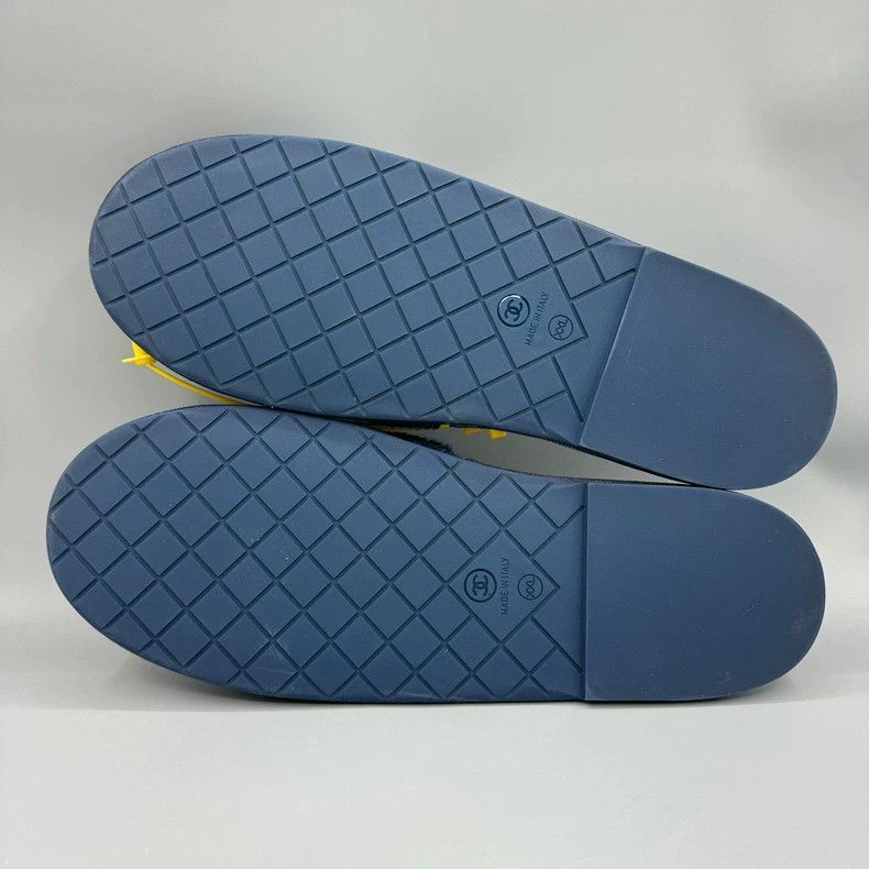 Chanel Chanel Collaboration Plush Slippers Size XXL Size US 10 / EU 43 - 9 Thumbnail