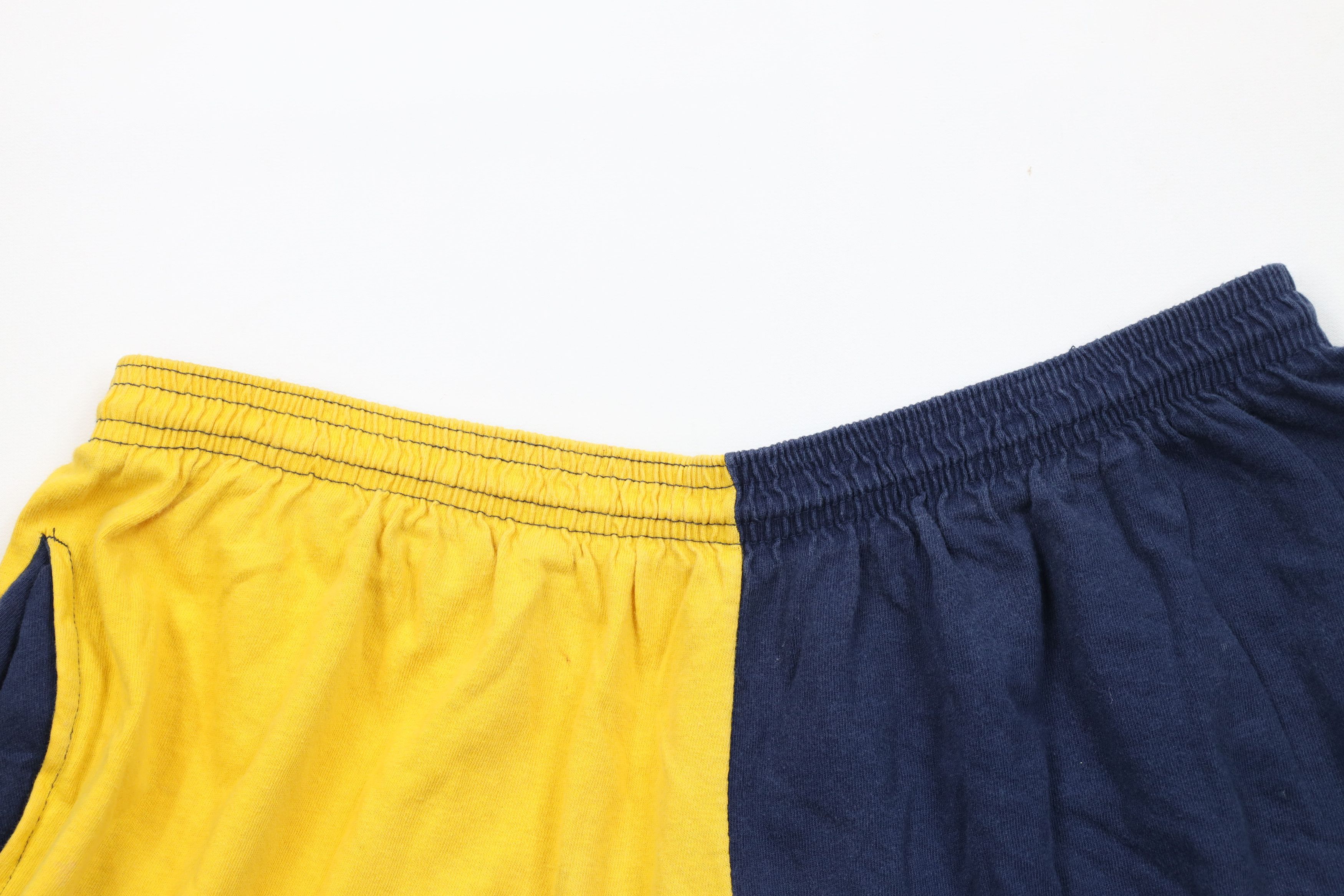 Vintage Vintage 90s University of Michigan Above Knee Shorts USA Size US 34 / EU 50 - 2 Thumbnail