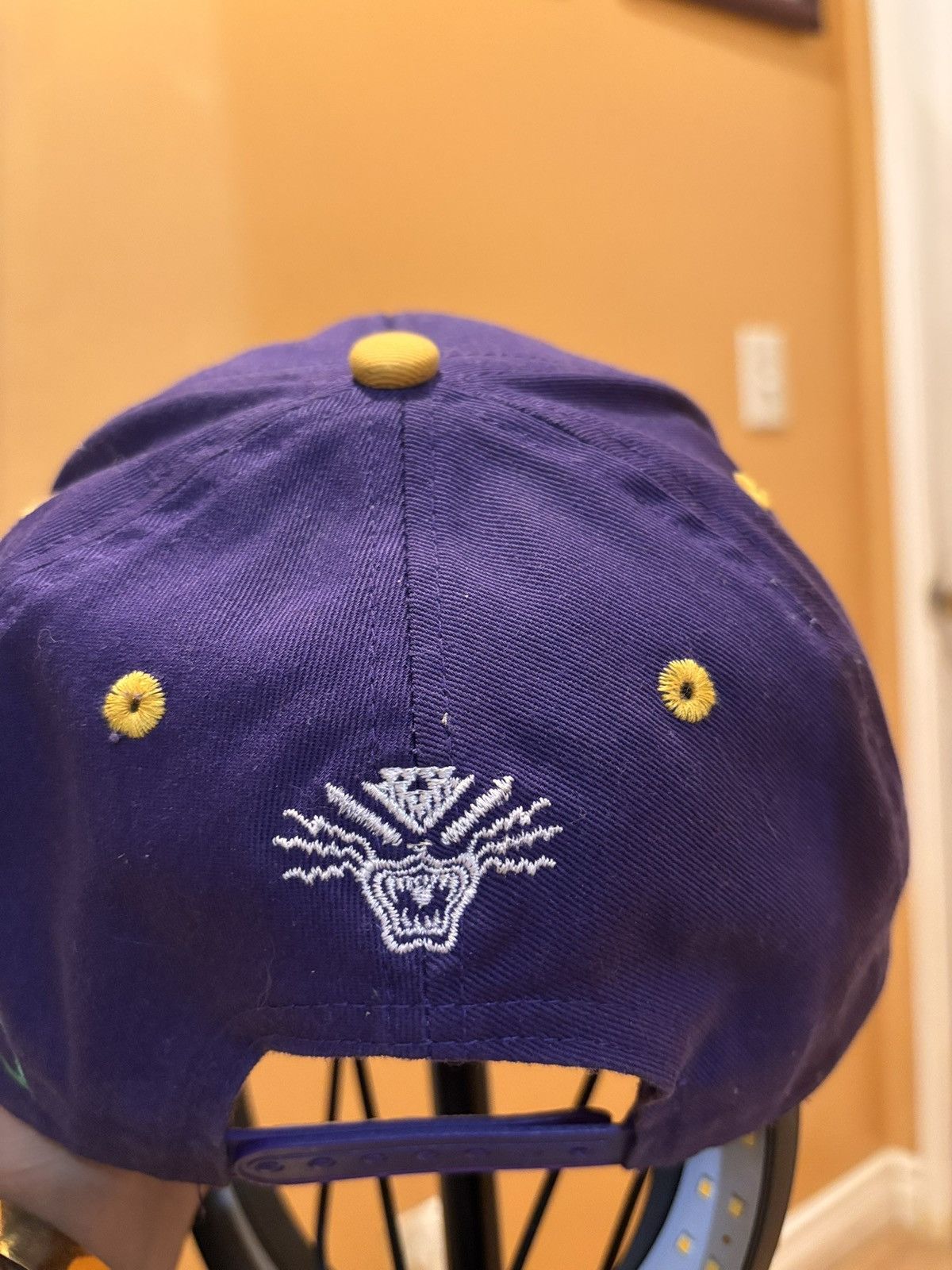 Other VTG TI$A x Lakers Snapback - Rare 2000s Luxury Streetwear Size ONE SIZE - 7 Thumbnail
