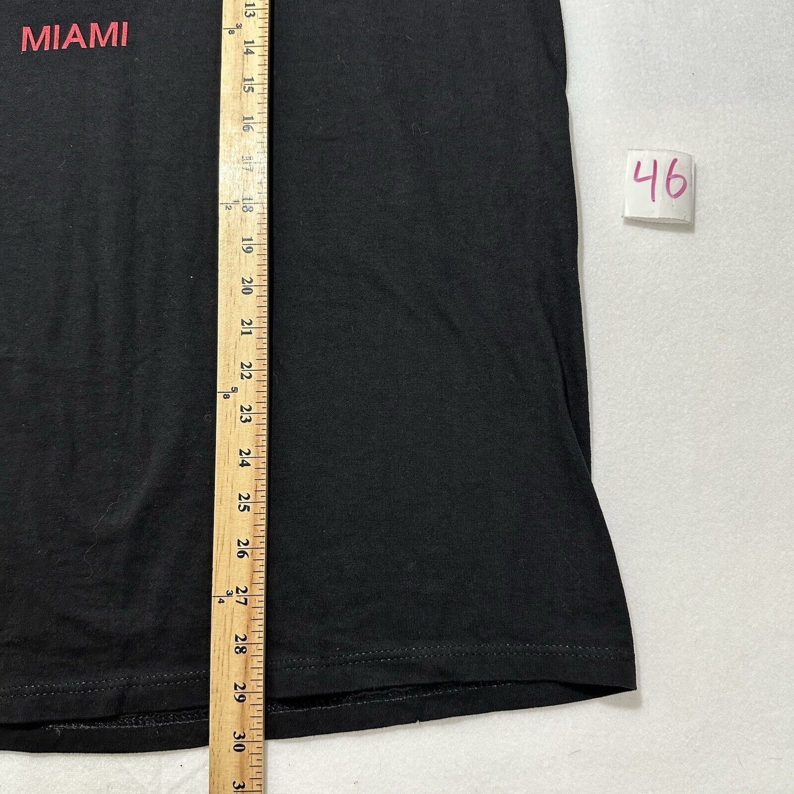 Hard Rock Cafe Vintage Hard Rock Cafe Miami Large Black Graphic T Shirt Size US L / EU 52-54 / 3 - 8 Thumbnail