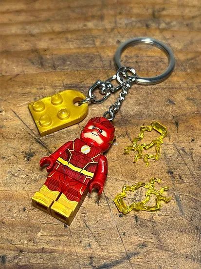 DC Comics × Marvel Comics Flash Reverse Zoom minifigure keychain Size ONE SIZE - 8 Thumbnail