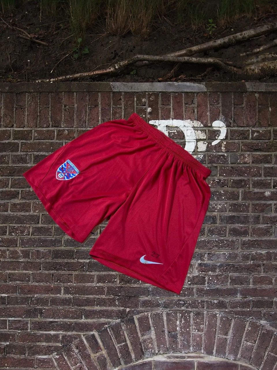 Nike × Vintage Vintage Nike shorts streetwear small swoosh logo y2k size L Size US 34 / EU 50 - 1 Thumbnail