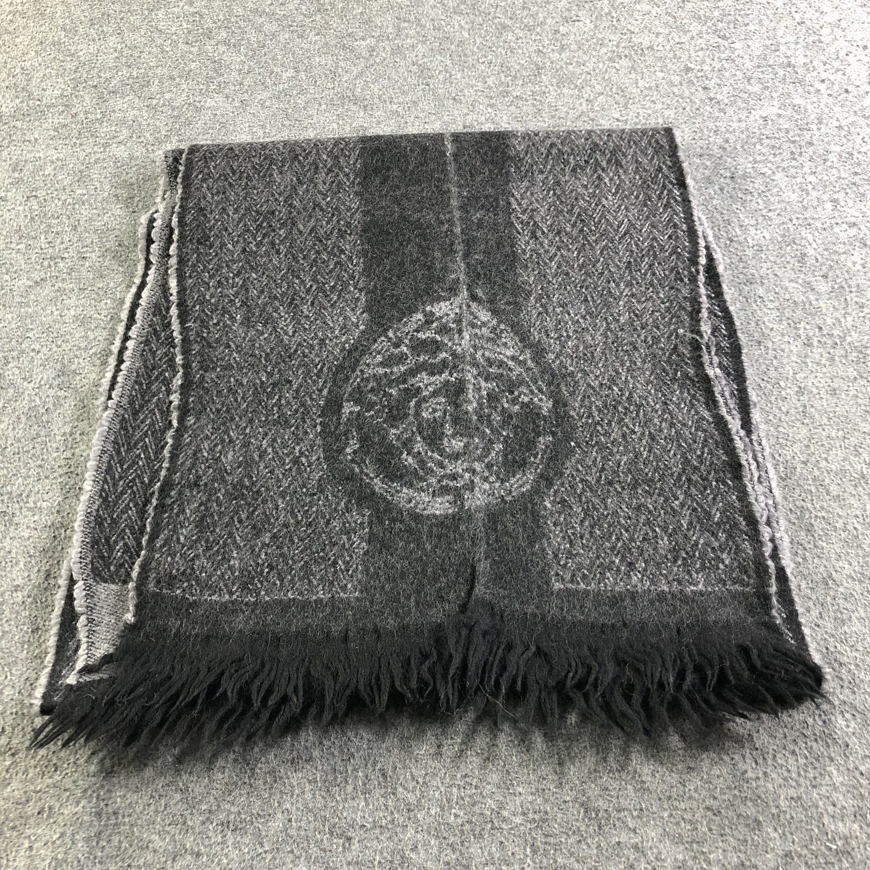 Versace Versace Medusa Head Wool Scarf Muffler V2052 Size ONE SIZE - 2 Thumbnail