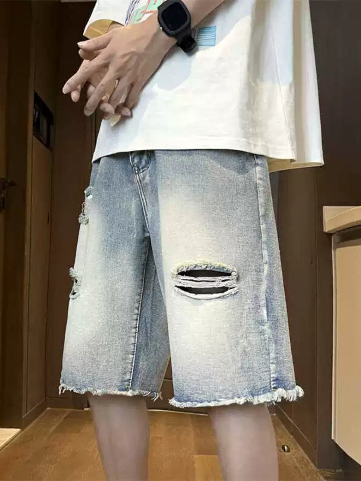 Retro loose distressed washed denim shorts