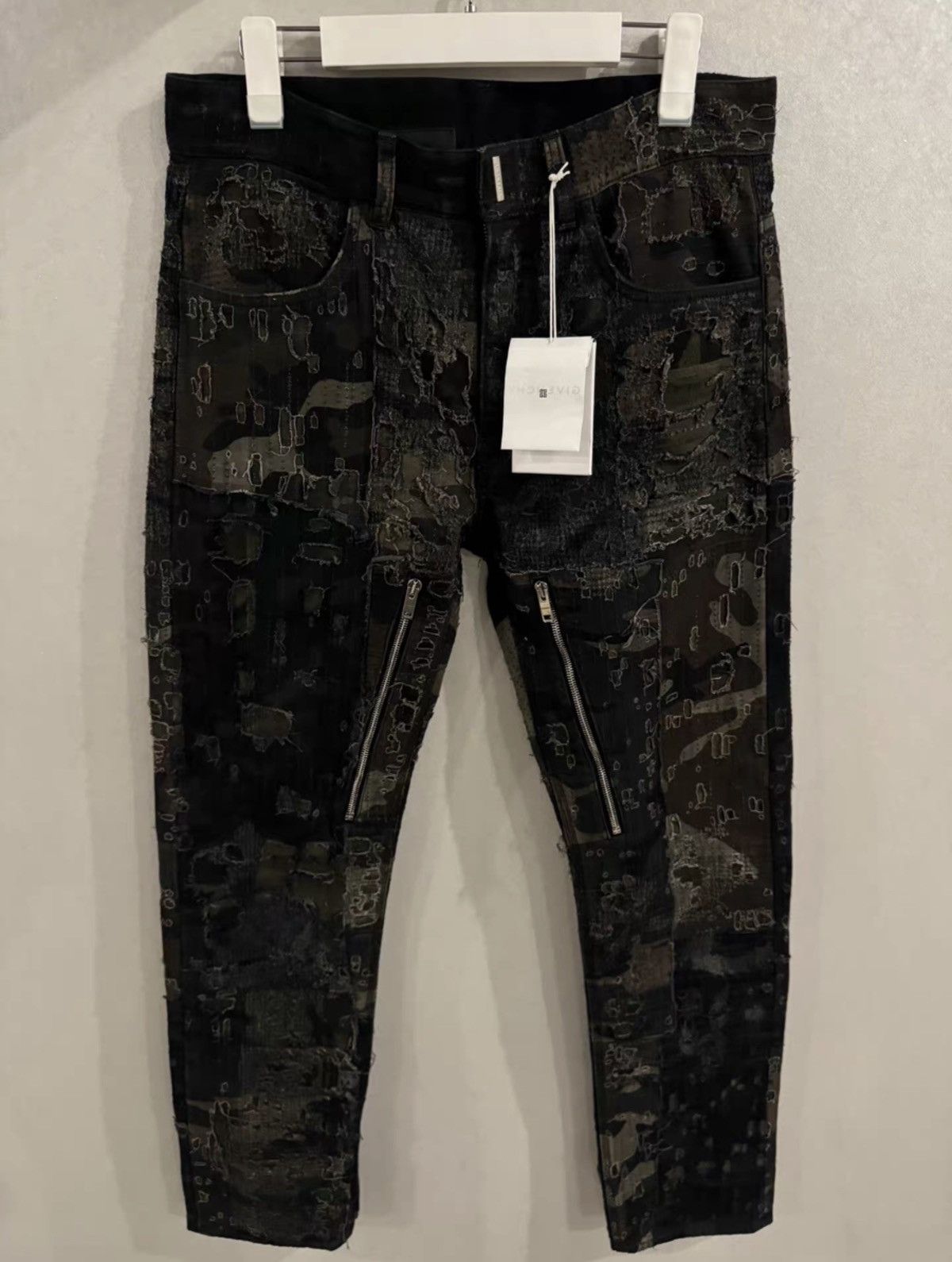Givenchy Givenchy mmwboro jeans Size US 31 - 1 Thumbnail