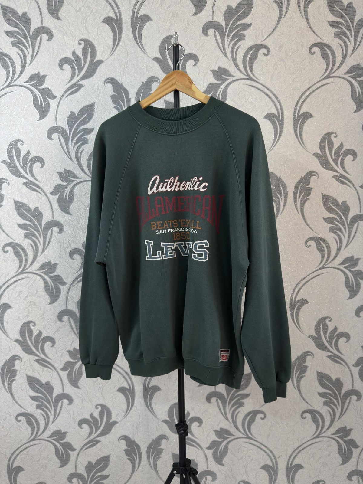 Levi's LEVI'S VINTAGE MADE IN USA SWEATSHIRT BIG LOGO 90s Size US L / EU 52-54 / 3 - 9 Thumbnail